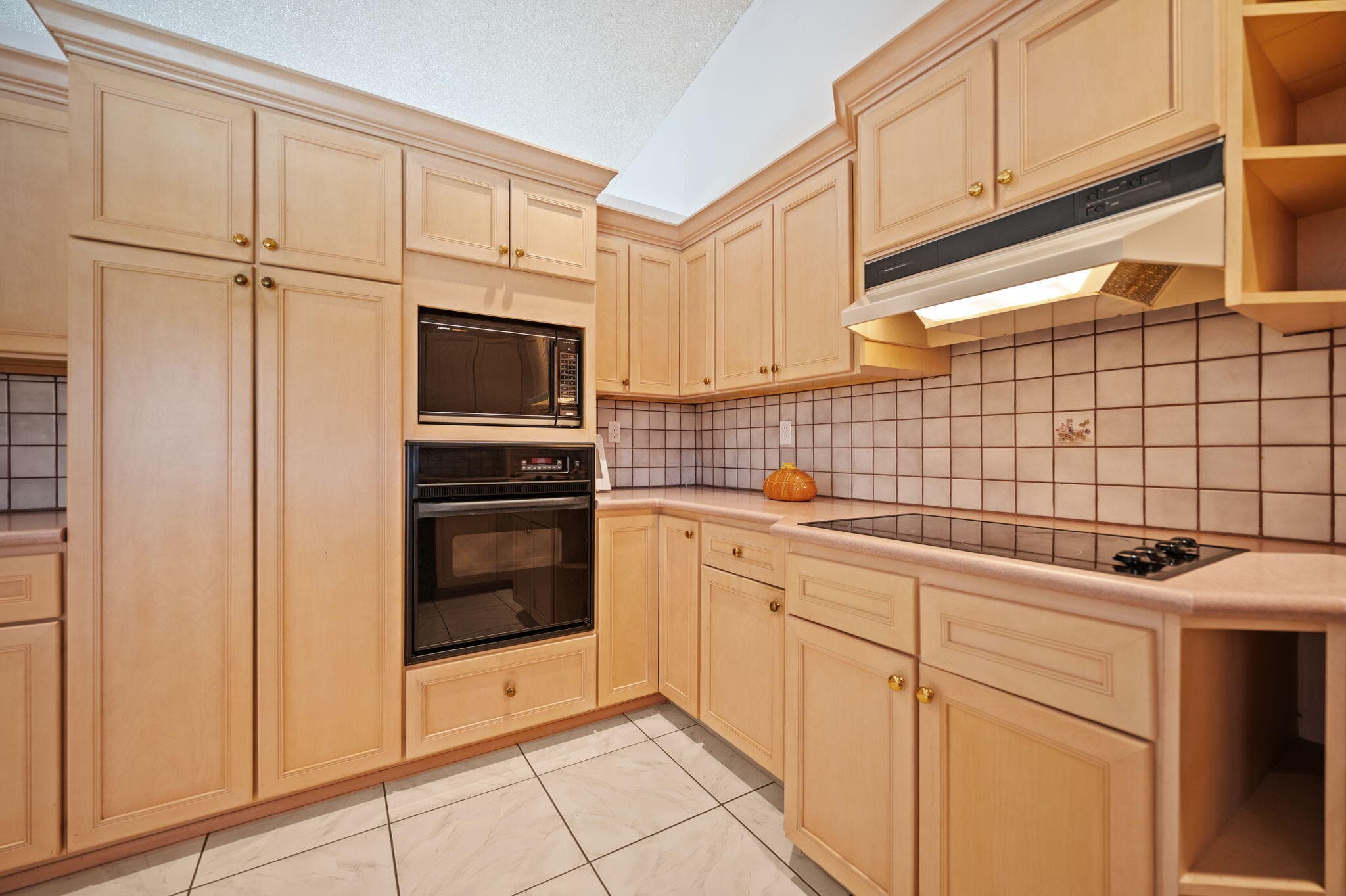 19340 SW 190th Street, Miami, FL 33187 — photo 20 of 46