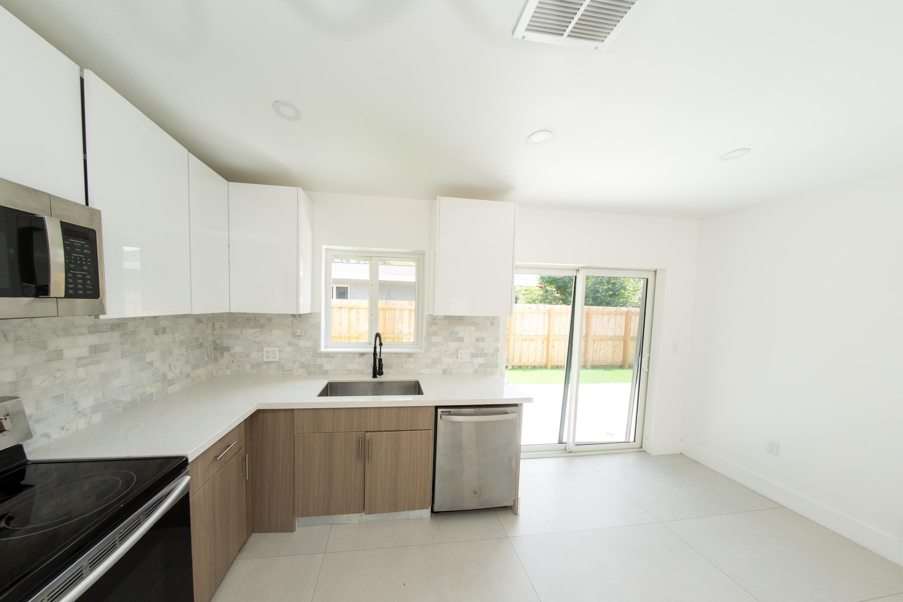 2160 SW 16th Court, Fort Lauderdale, FL 33312 — photo 9 of 61