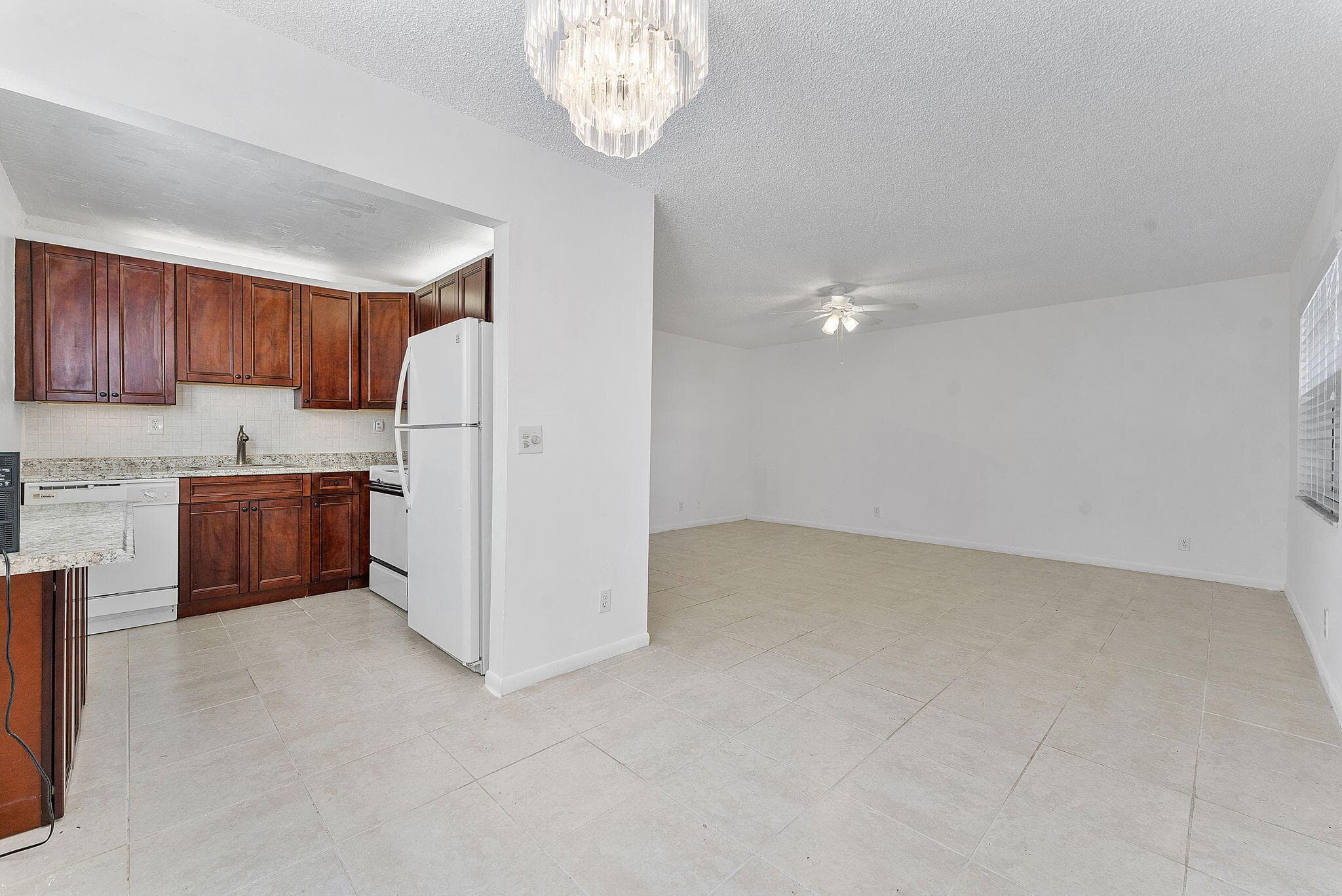 877 Flanders S, Delray Beach, FL 33484 — photo 13 of 27