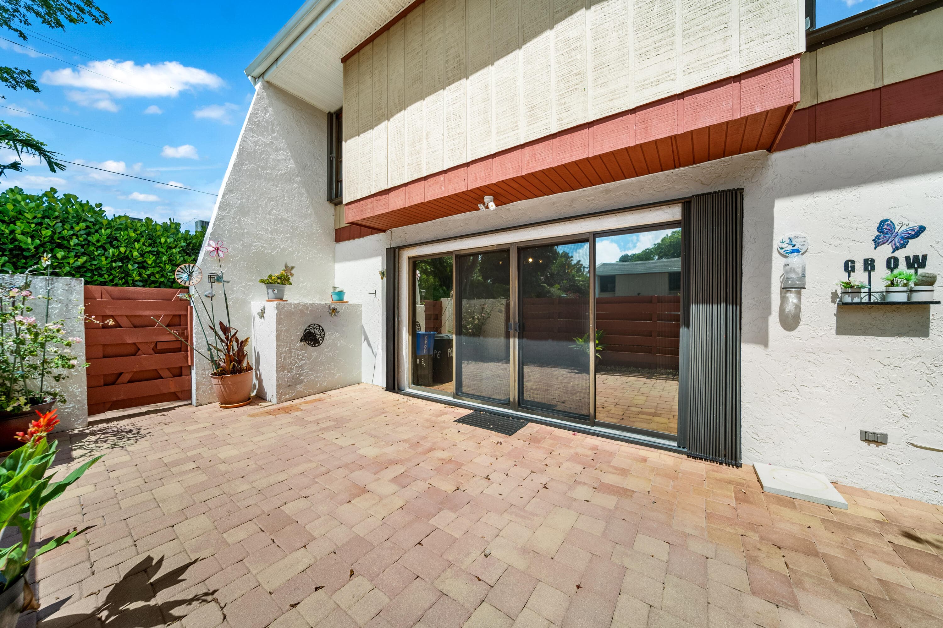 3909 Parkside Lane 234, Hollywood, FL 33021 — photo 2 of 59