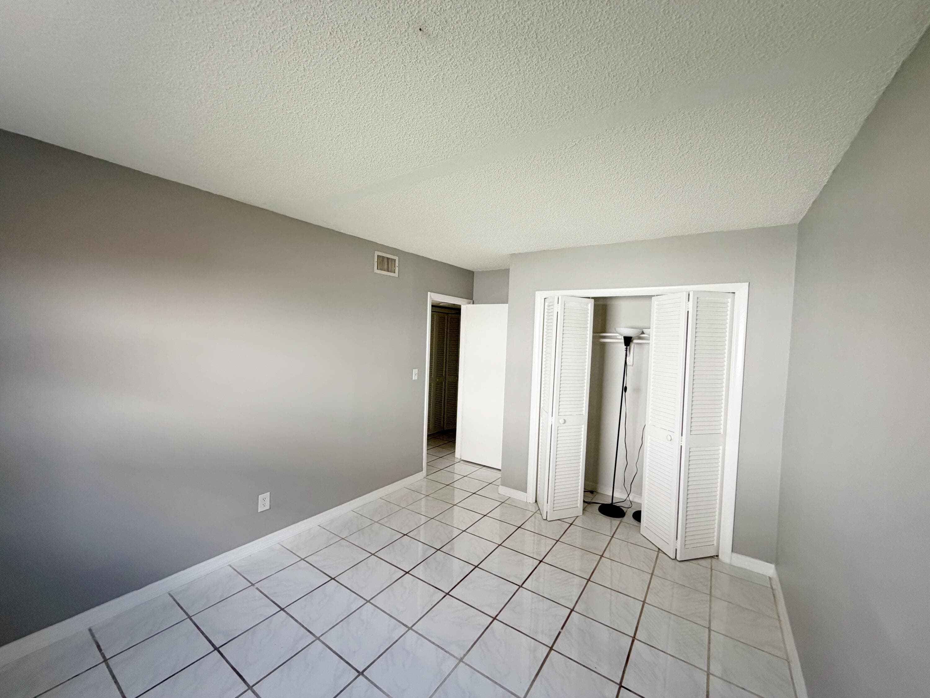 320 SW 1st Street, Pompano Beach, FL 33060 — photo 14 of 24