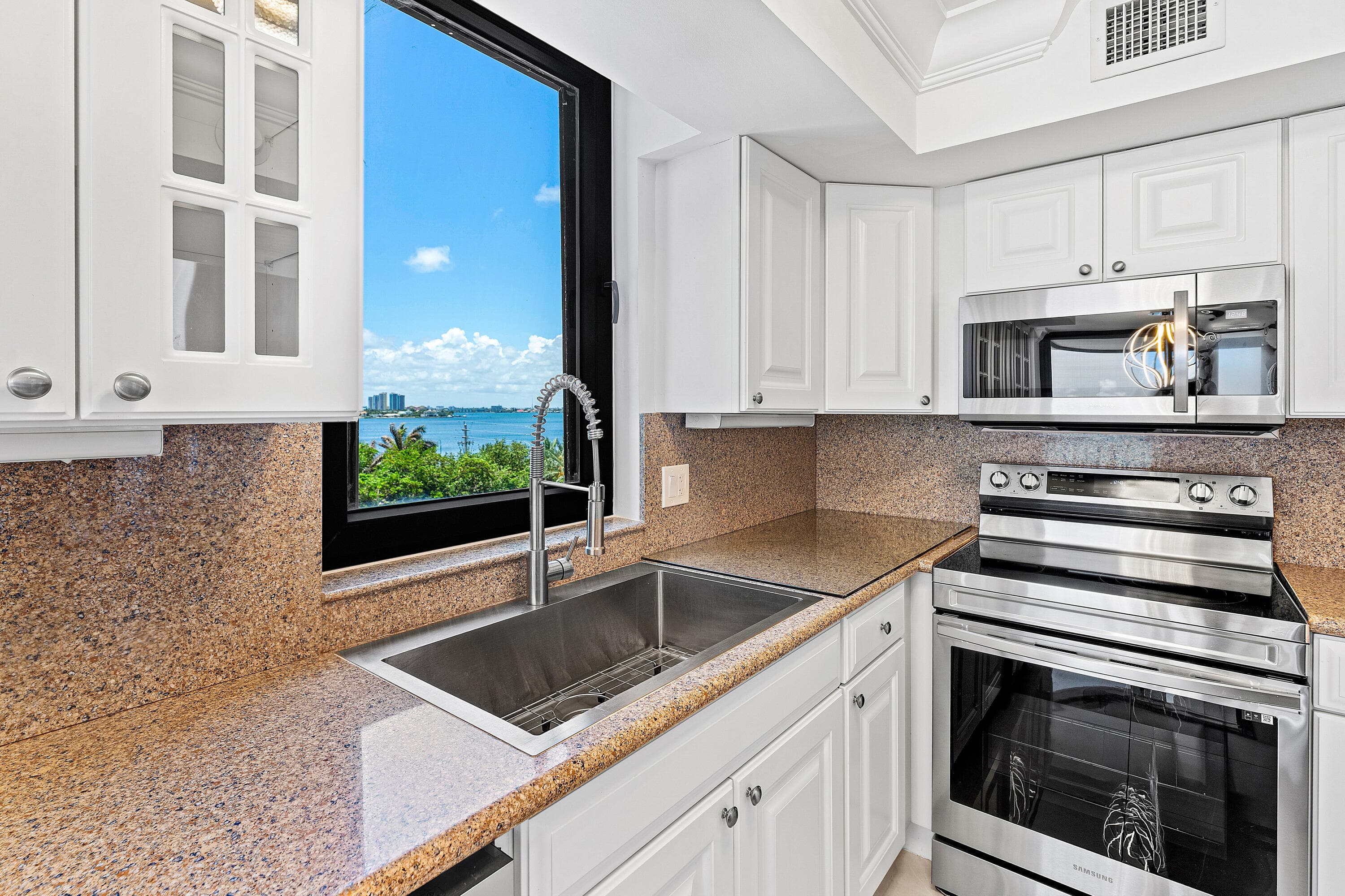 5380 N Ocean Drive 5a, Riviera Beach, FL 33404 — photo 7 of 38
