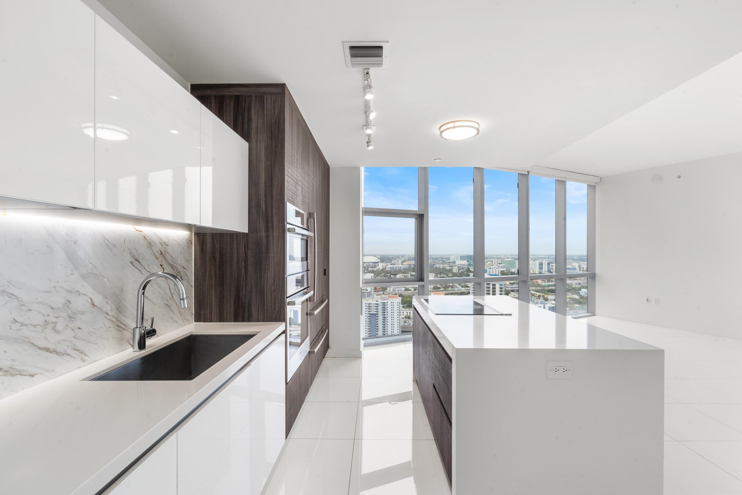851 NE 1st Avenue 3202, Miami, FL 33130 — photo 2 of 28
