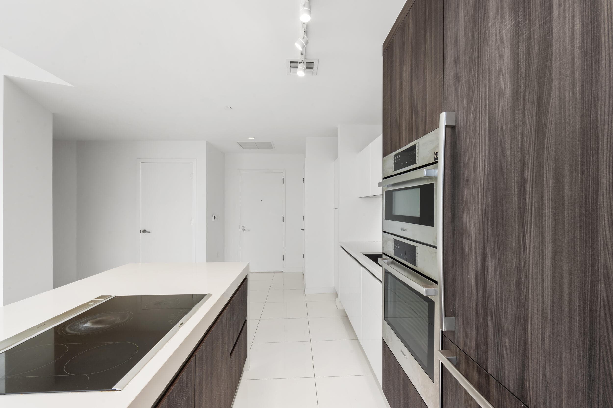 851 NE 1st Avenue 3202, Miami, FL 33130 — photo 4 of 28