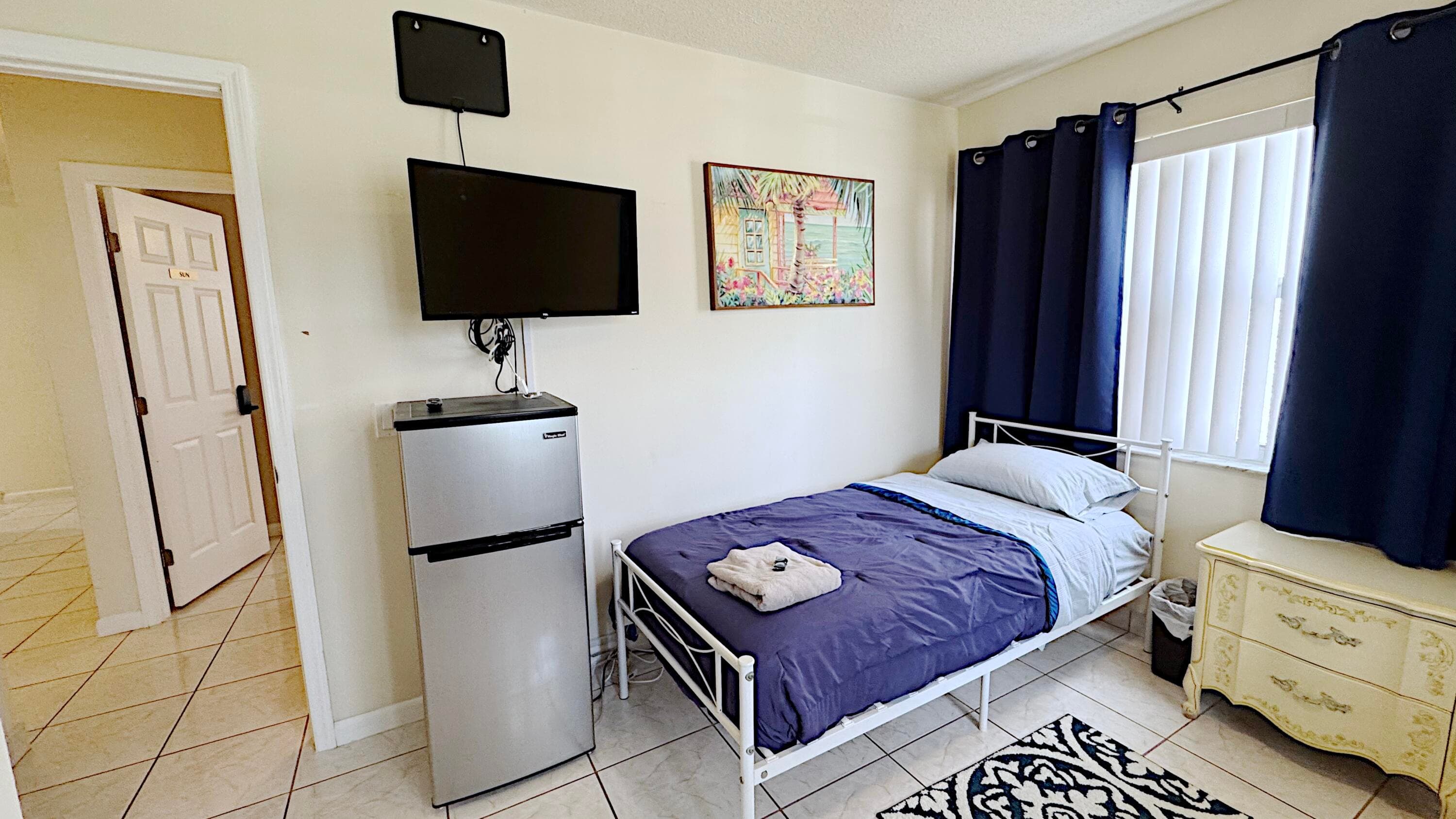 411 SE 4th Street, Dania Beach, FL 33004 — photo 37 of 70