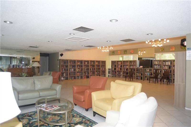2214 S Cypress Bend Drive 208, Pompano Beach, FL 33069 — photo 6 of 8