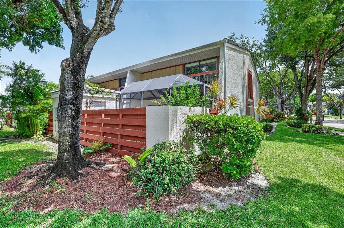 2999 Oaktree Lane 343, Hollywood, FL 33021 — photo 1 of 62