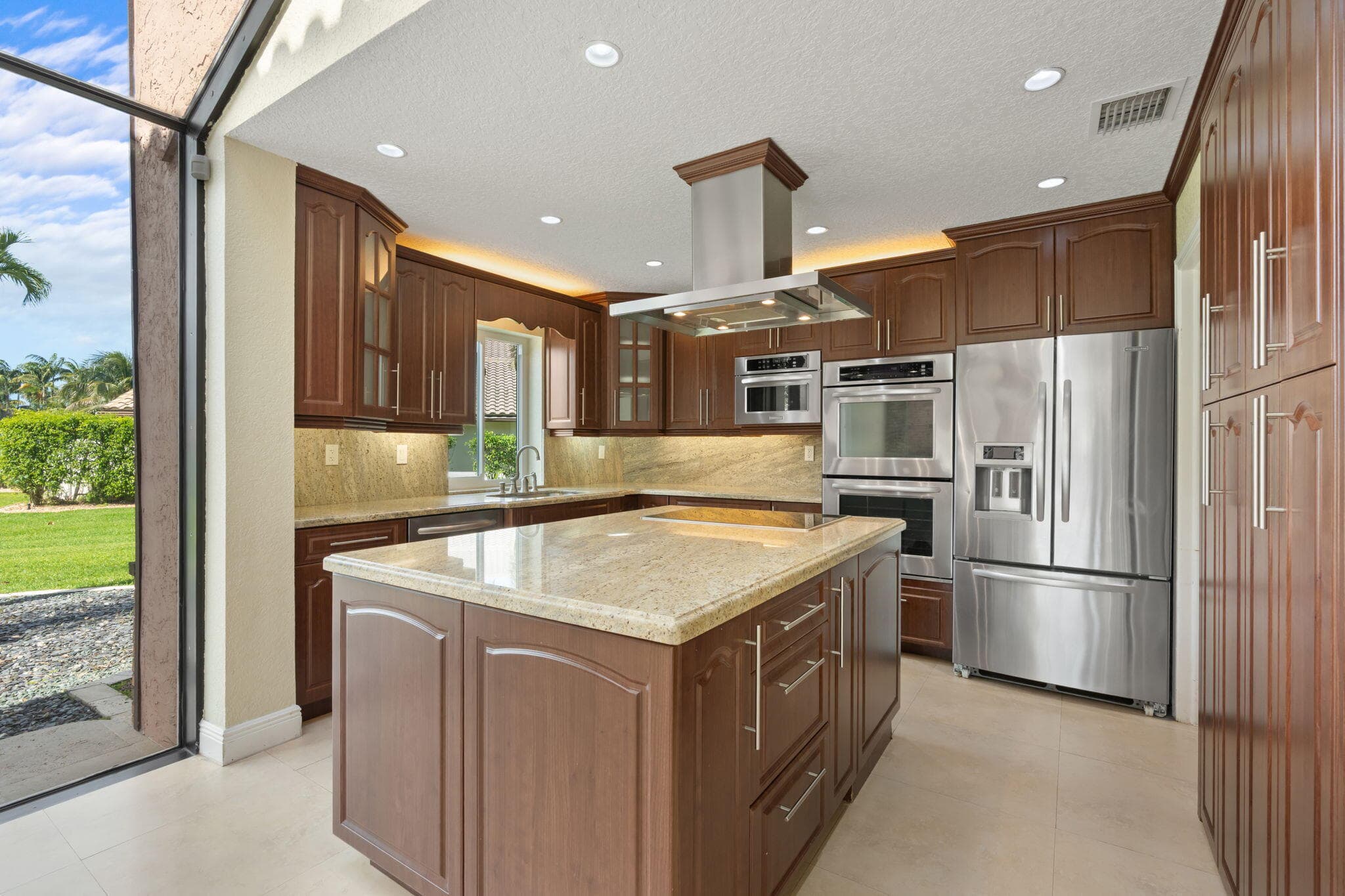11220 NW 2nd Manor, Coral Springs, FL 33071 — photo 6 of 52