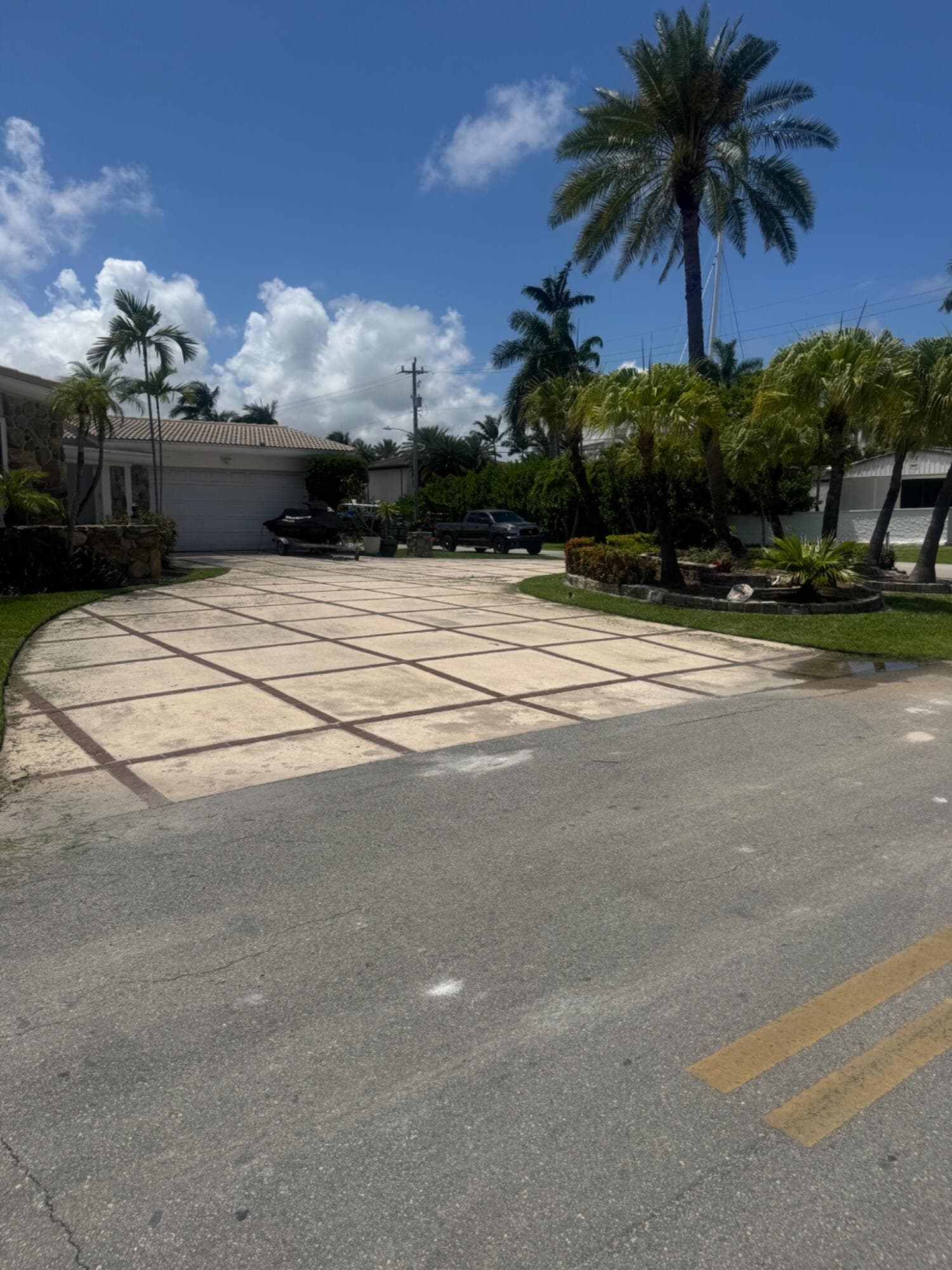 600 Hibiscus Drive, Hallandale Beach, FL 33009 — photo 1 of 23