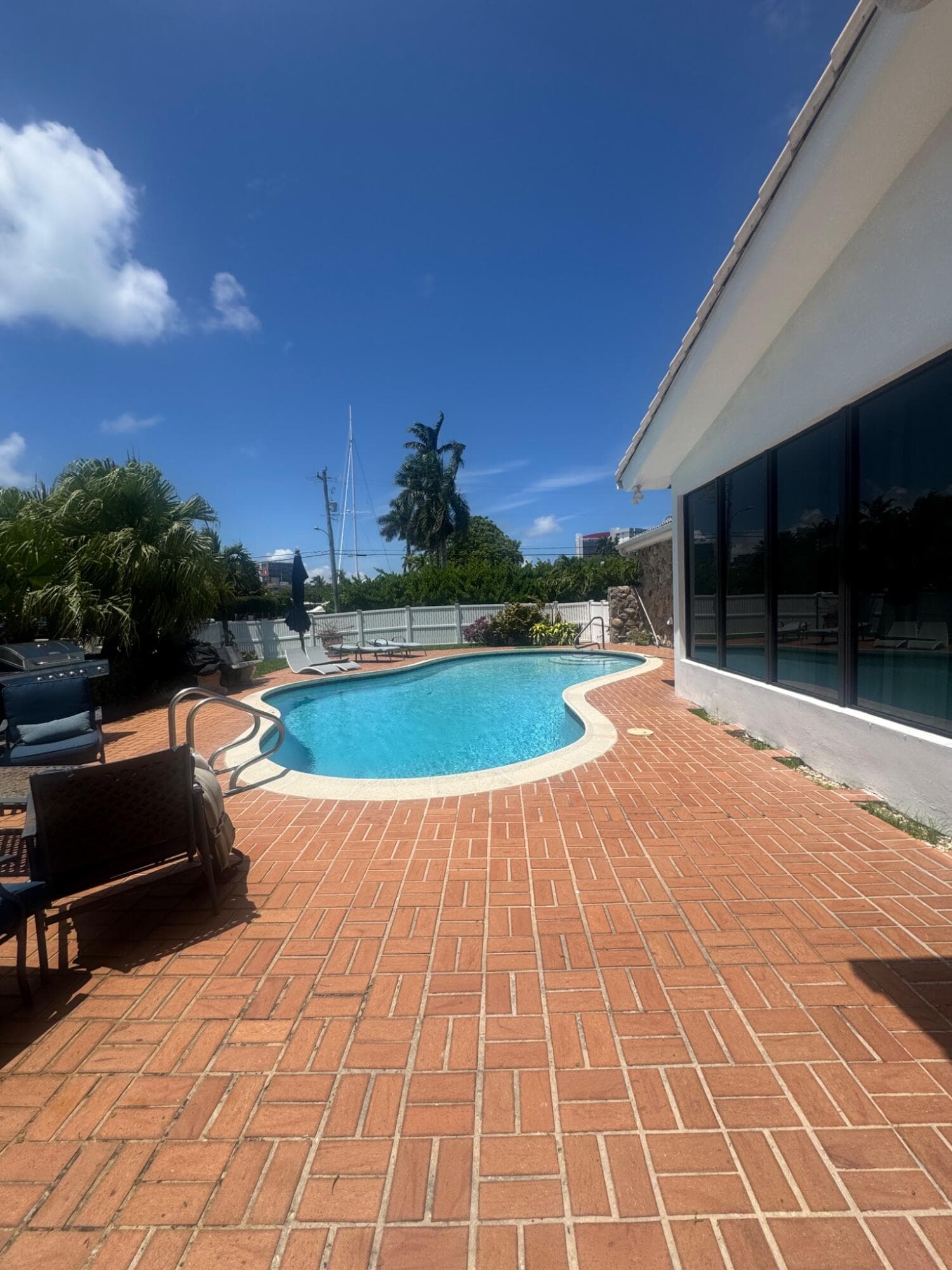 600 Hibiscus Drive, Hallandale Beach, FL 33009 — photo 6 of 23