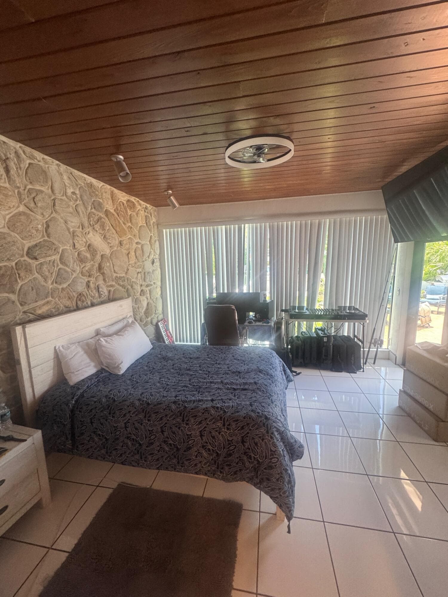 600 Hibiscus Drive, Hallandale Beach, FL 33009 — photo 11 of 23
