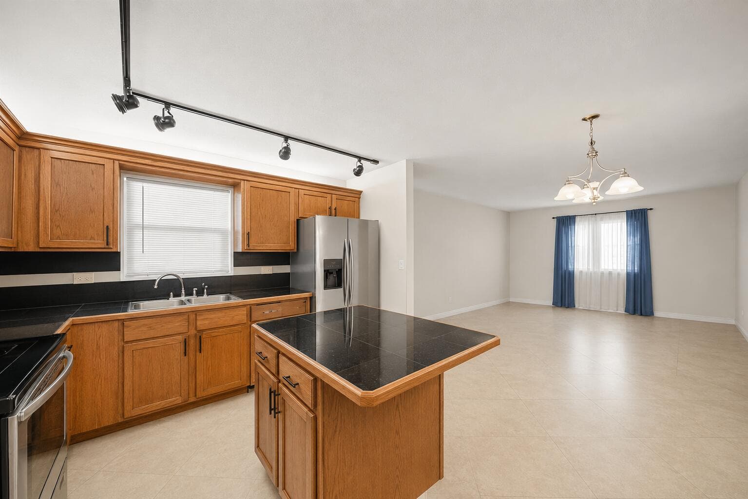 4528 SW 54th Street 302-b, Fort Lauderdale, FL 33314 — photo 1 of 17