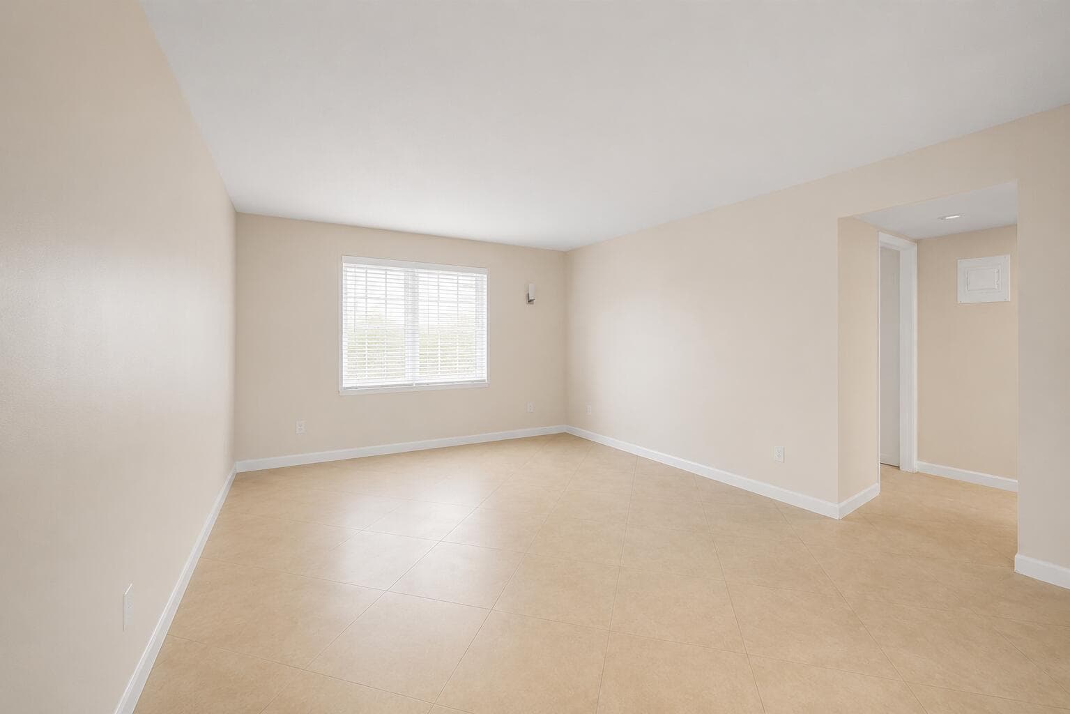 4528 SW 54th Street 302-b, Fort Lauderdale, FL 33314 — photo 3 of 17