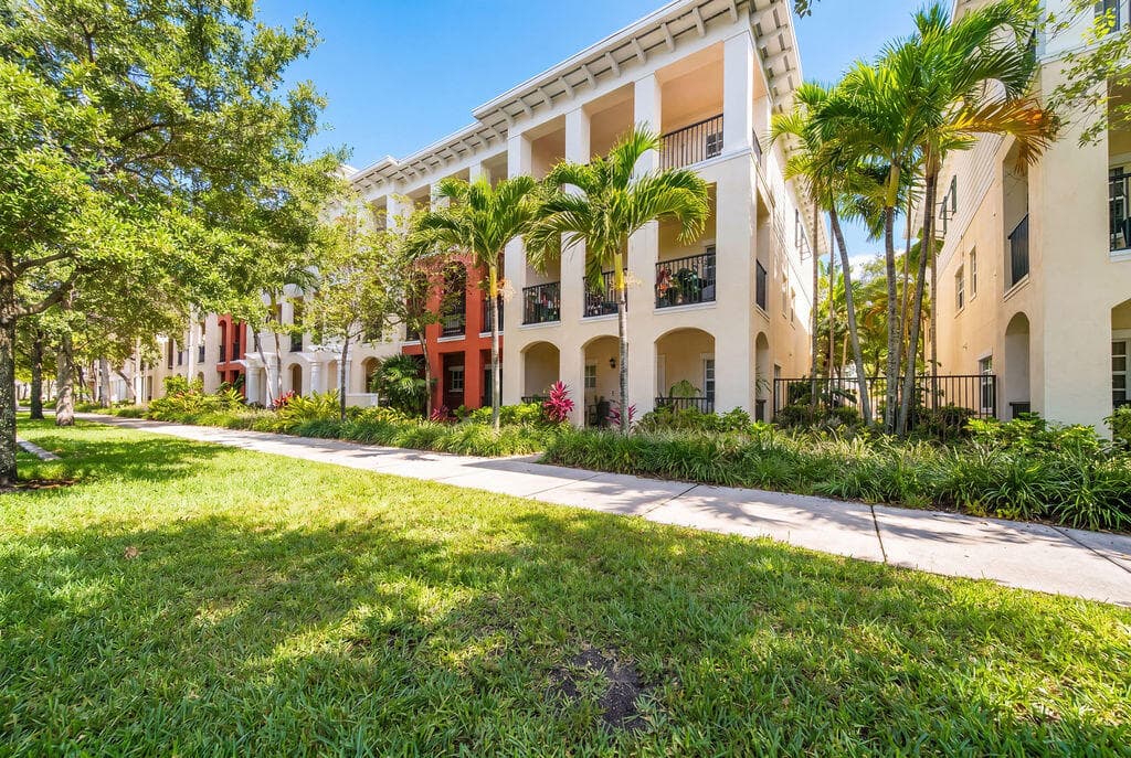261 SW 6th Place, Pompano Beach, FL 33060 — photo 3 of 67