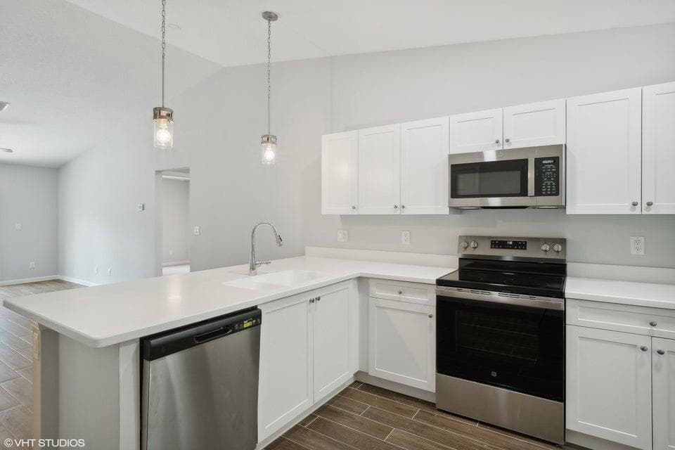 636 35th Street, West Palm Beach, FL 33407 — photo 9 of 16