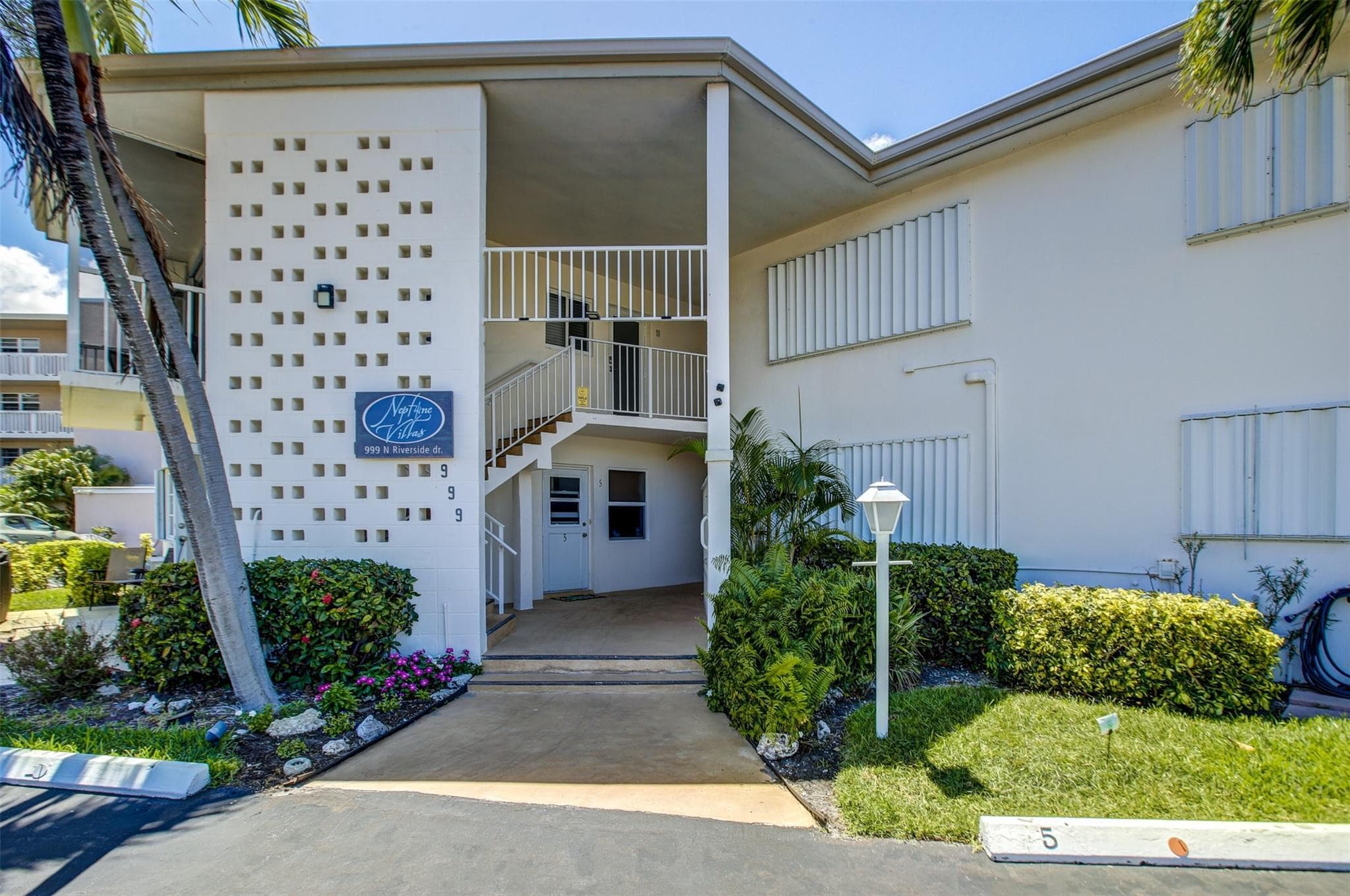 999 N Riverside Drive 11, Pompano Beach, FL 33062 — photo 2 of 12