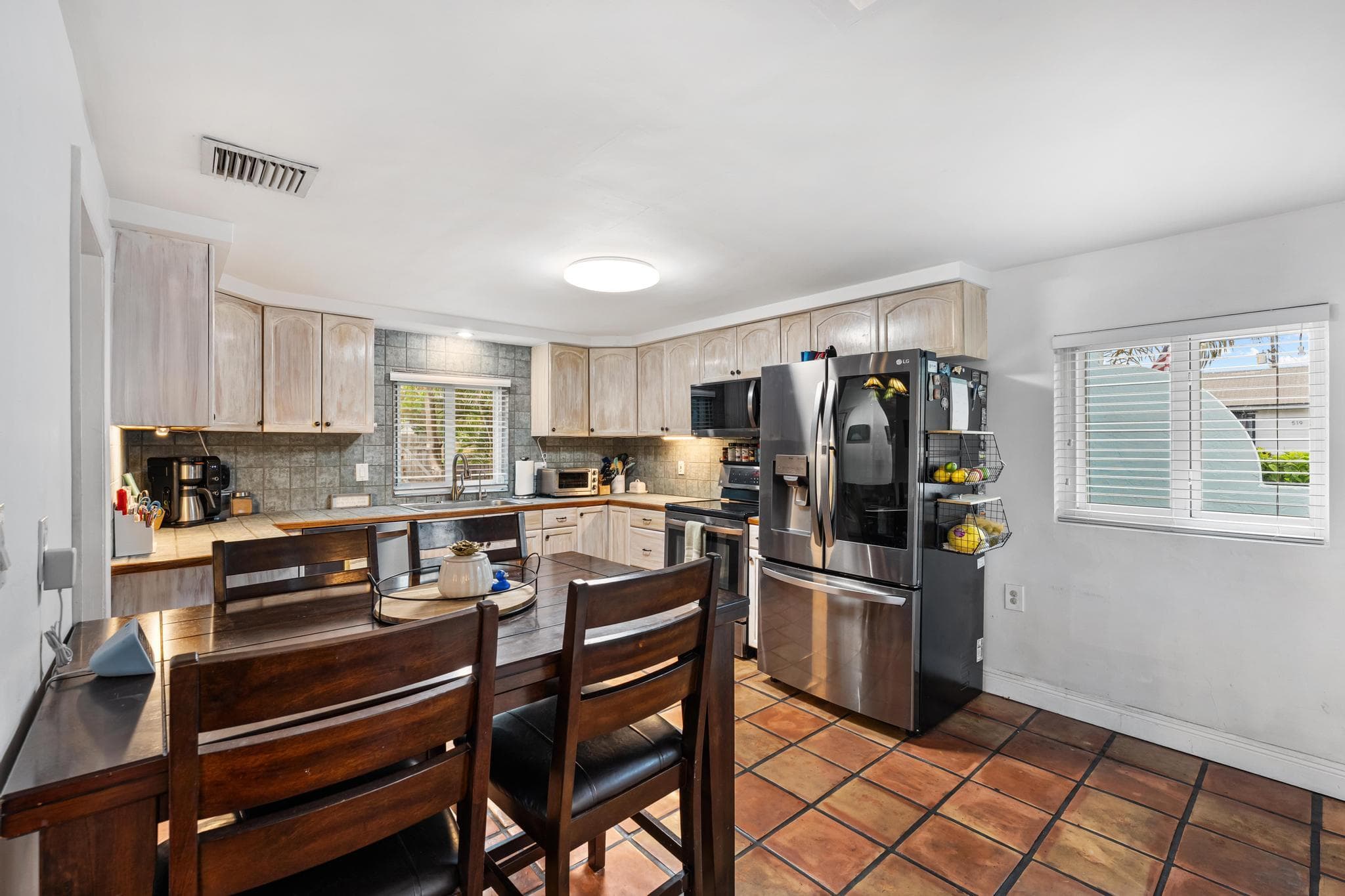 518 Minnesota Street, Lantana, FL 33462 — photo 11 of 37