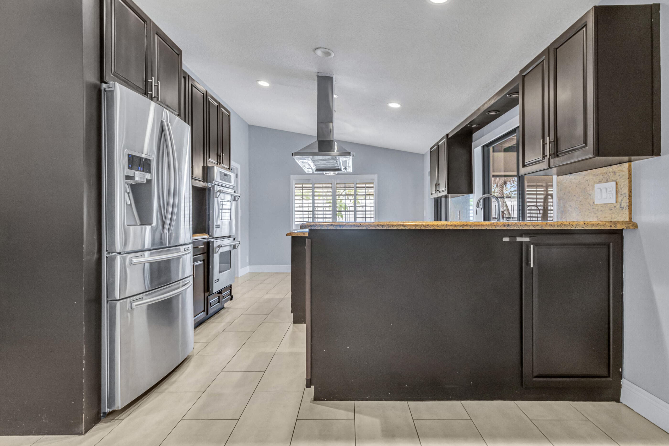 1083 NW 97th Avenue, Plantation, FL 33322 — photo 8 of 36