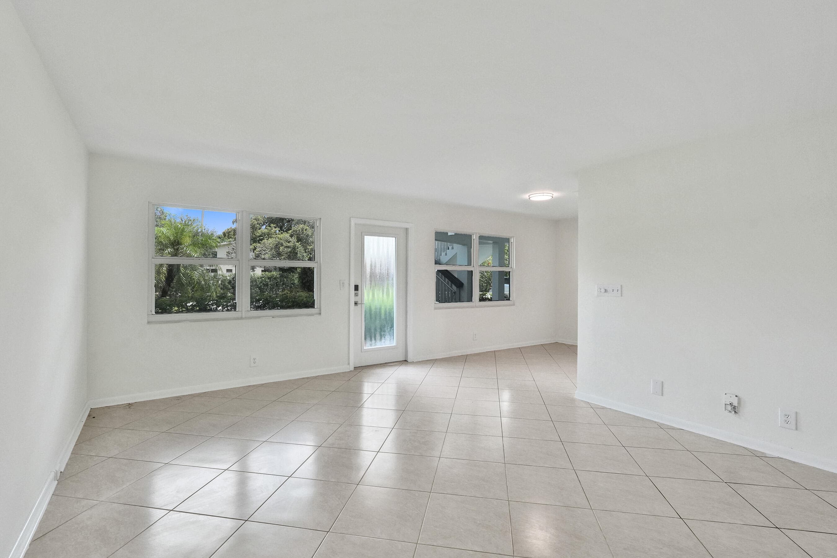 1112 Oakridge 1112, Deerfield Beach, FL 33442 — photo 4 of 37