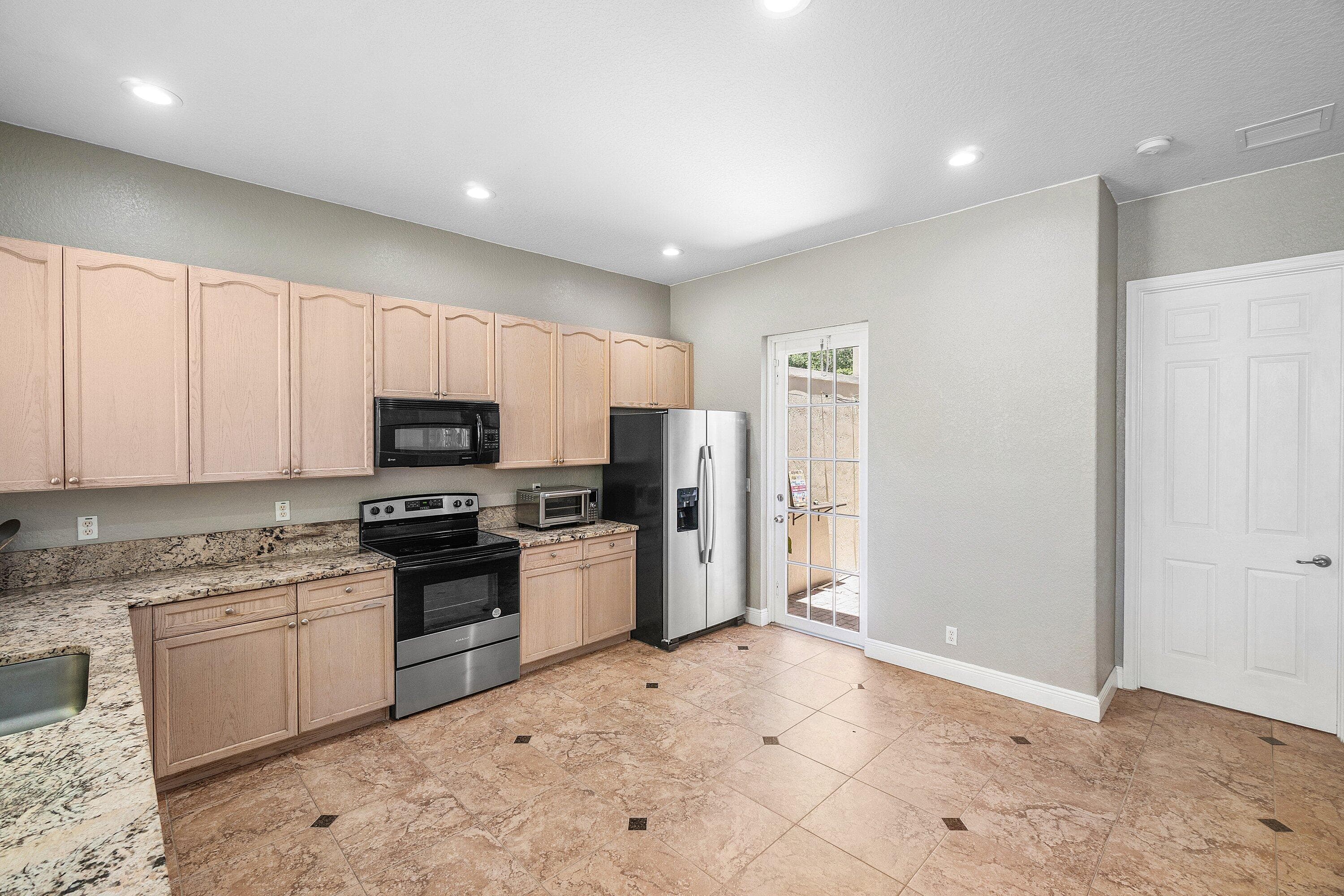 2508 NW 6th Court, Boynton Beach, FL 33426 — photo 7 of 37