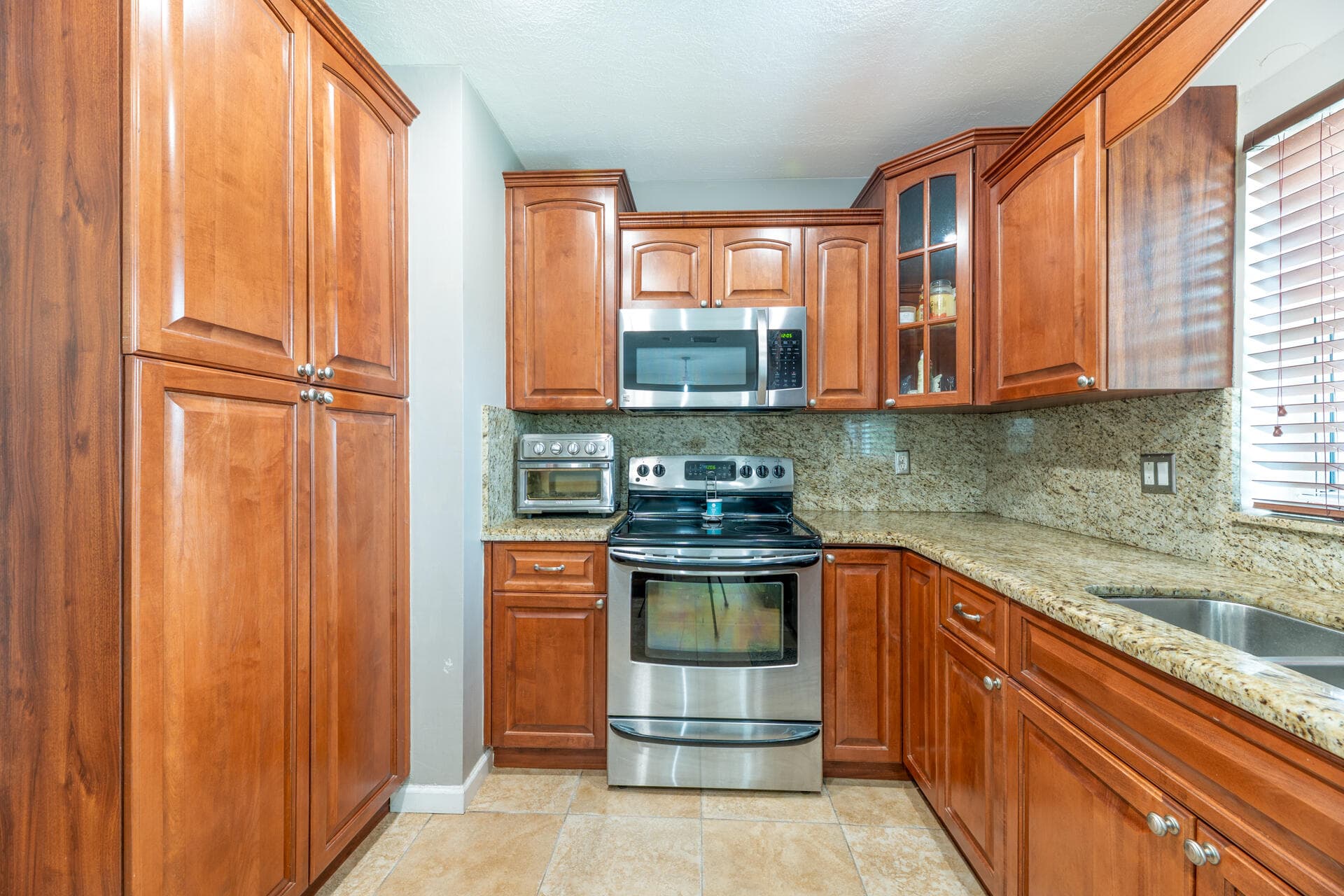 11145 NW 26th Street, Sunrise, FL 33322 — photo 8 of 24
