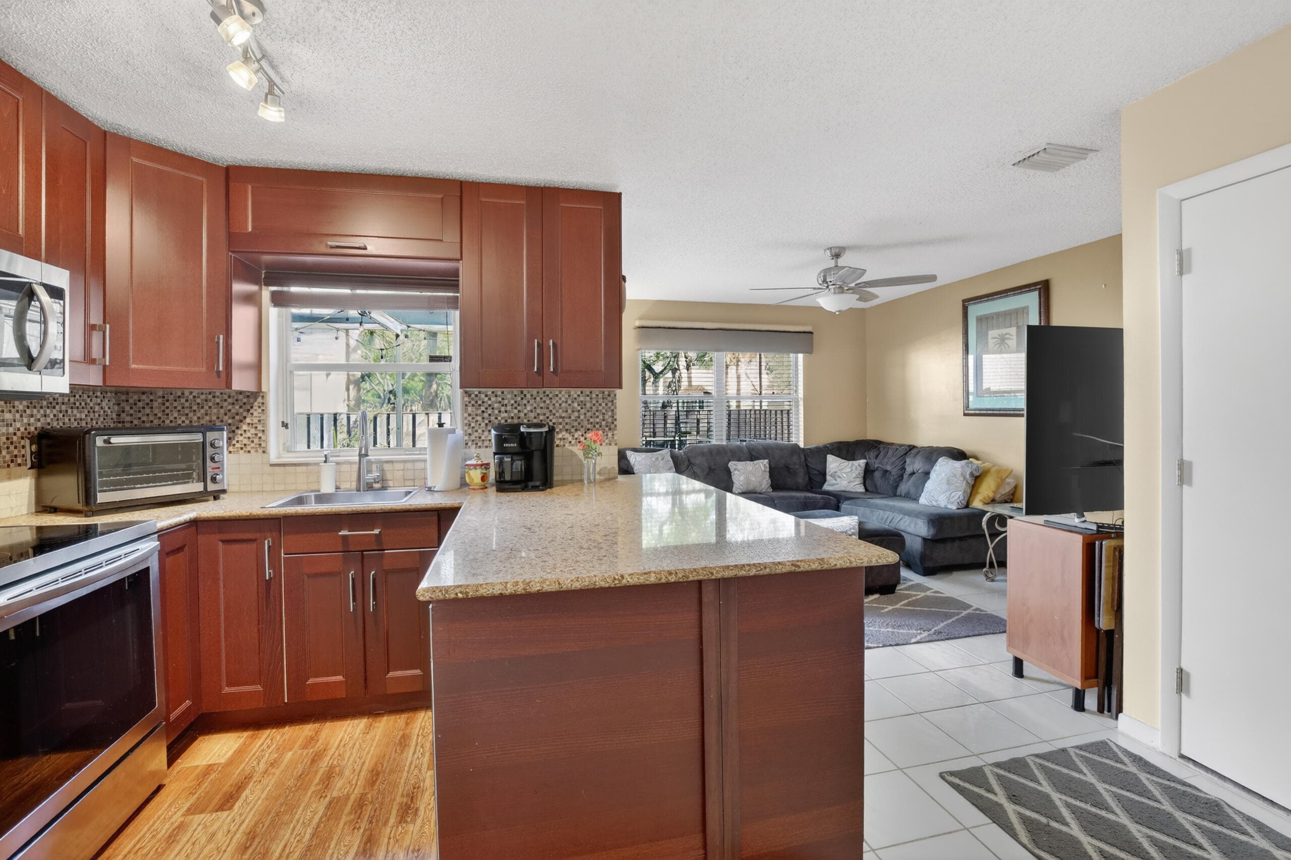 1287 NW 106th Terrace, Plantation, FL 33322 — photo 9 of 47