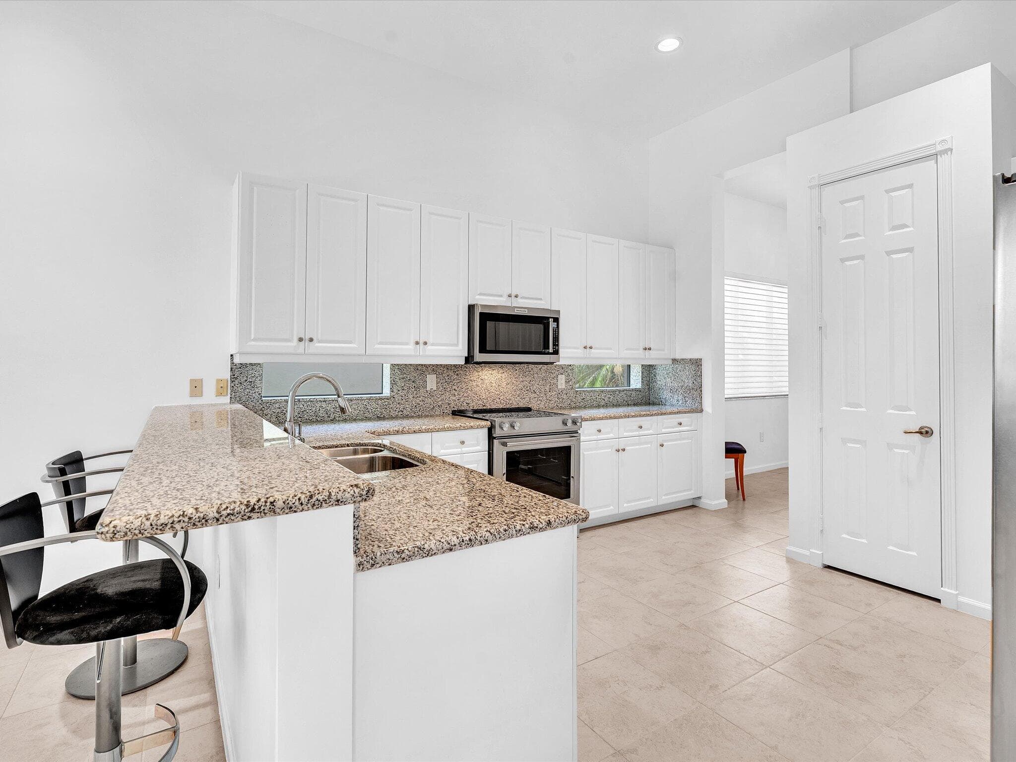 8005 Via Grande, Boynton Beach, FL 33437 — photo 10 of 78
