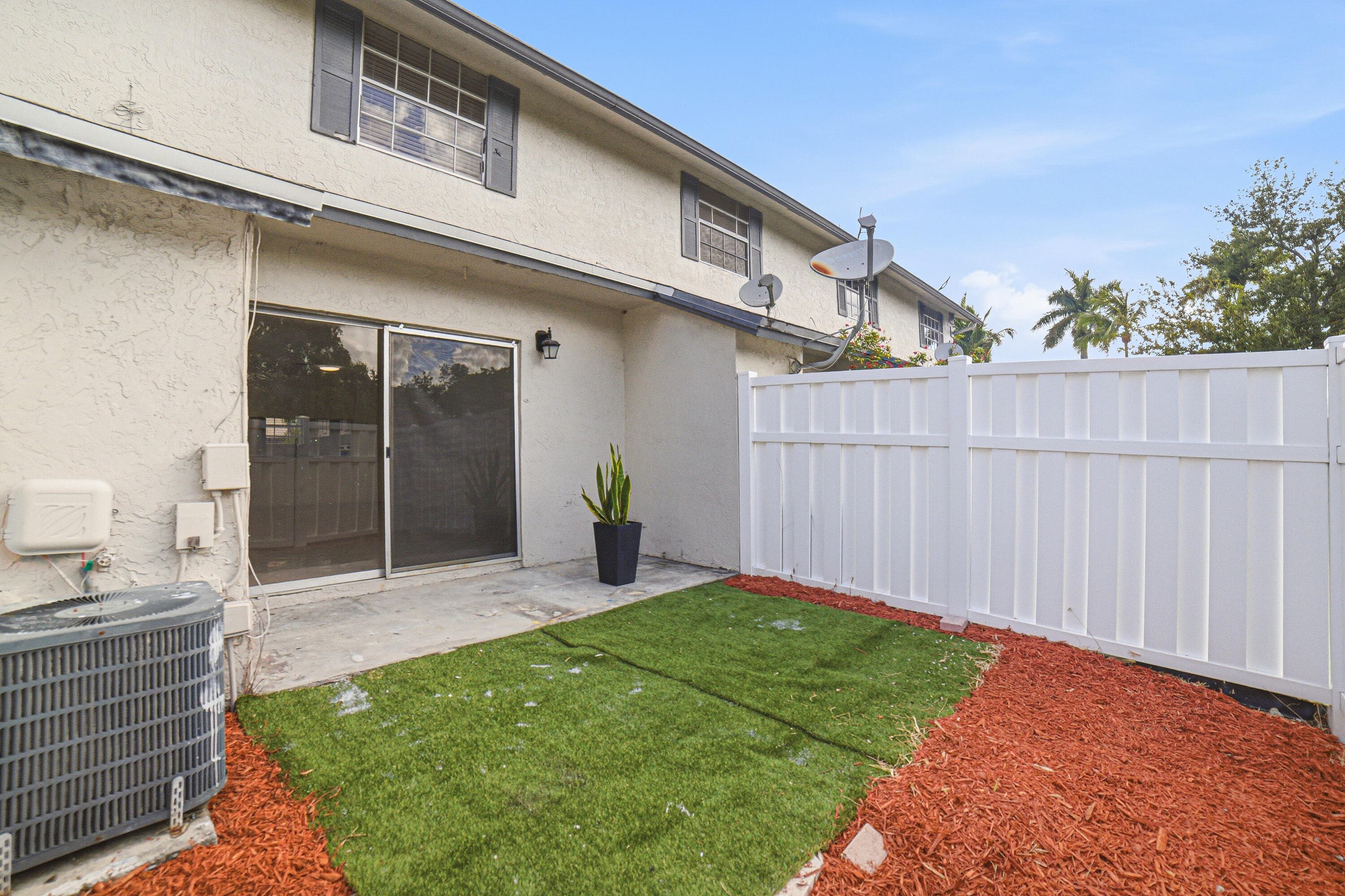 8207 Fairway Road Road 8207, Sunrise, FL 33351 — photo 25 of 34