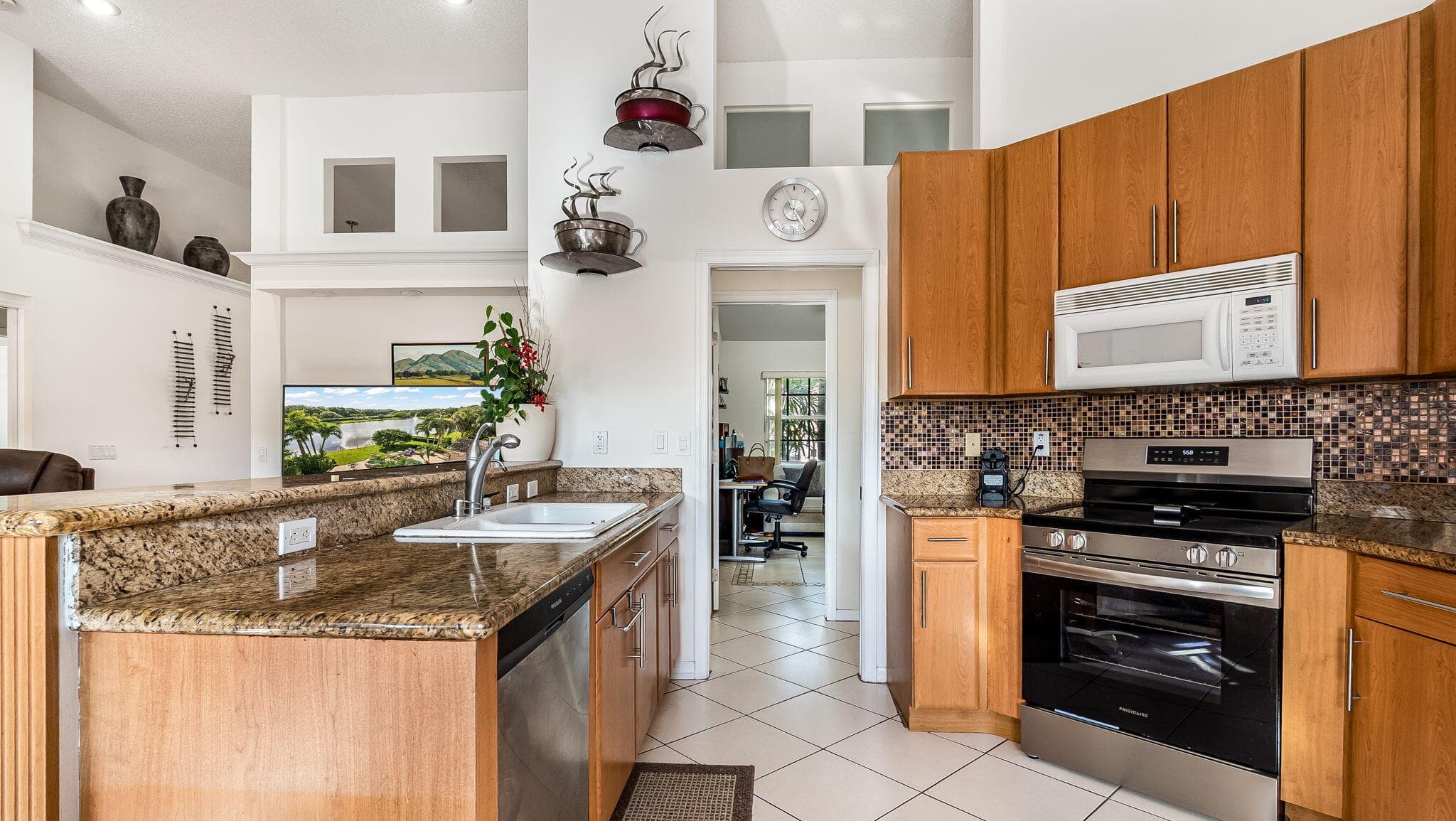3171 Overlook Road, Davie, FL 33328 — photo 4 of 56