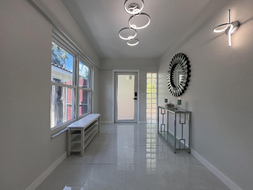 1042 Tyler Street, Hollywood, FL 33019 — photo 4 of 15