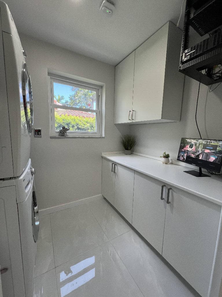 1042 Tyler Street, Hollywood, FL 33019 — photo 10 of 15