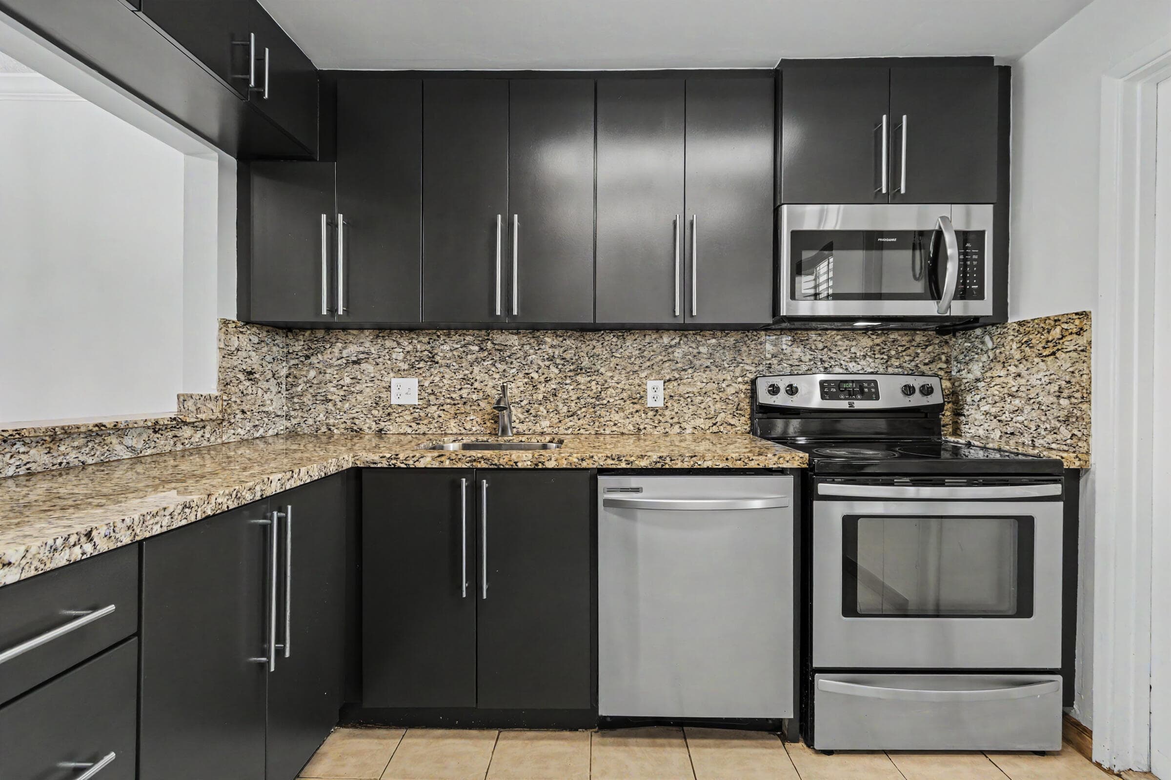 950 Hillcrest Drive 514, Hollywood, FL 33021 — photo 18 of 42