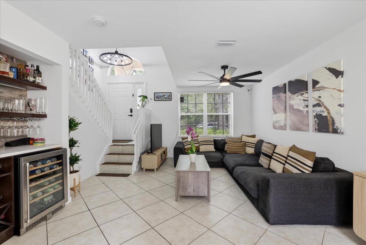 10870 NW 12th Drive, Plantation, FL 33322 — photo 8 of 38