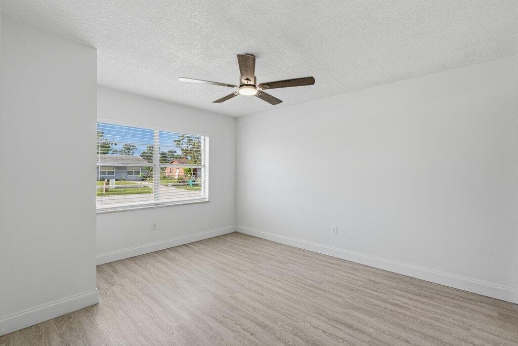 311 Essex Drive, Fort Pierce, FL 34946 — photo 10 of 25
