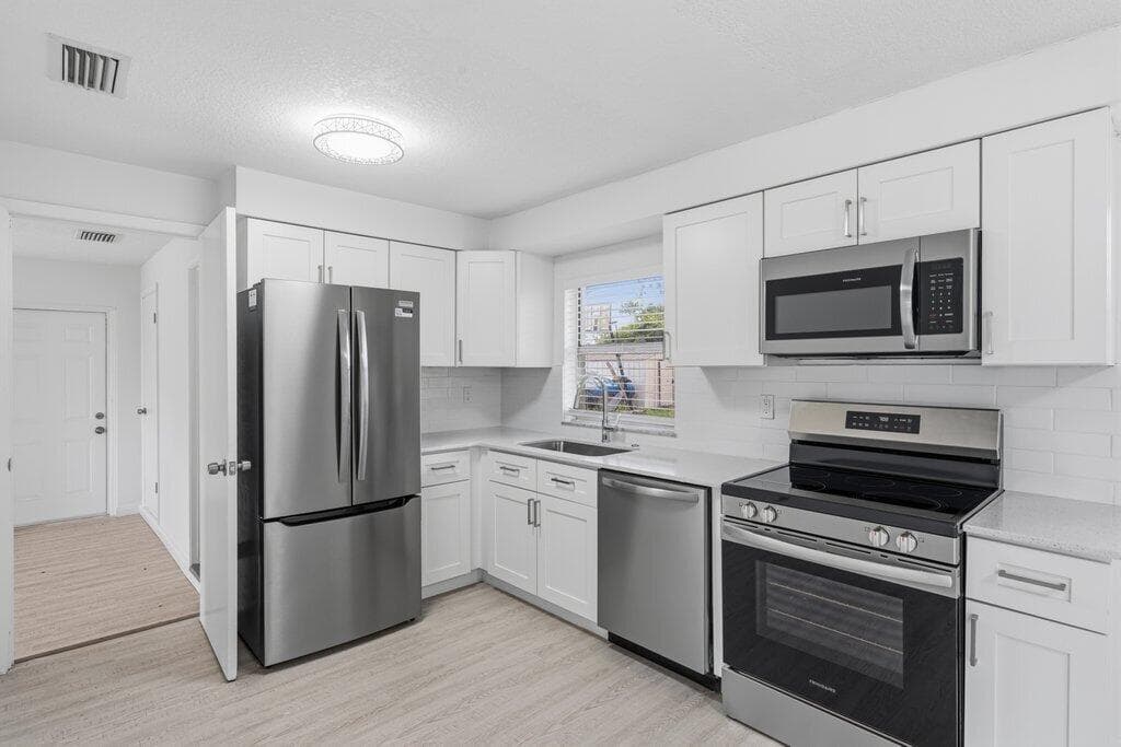 311 Essex Drive, Fort Pierce, FL 34946 — photo 4 of 25