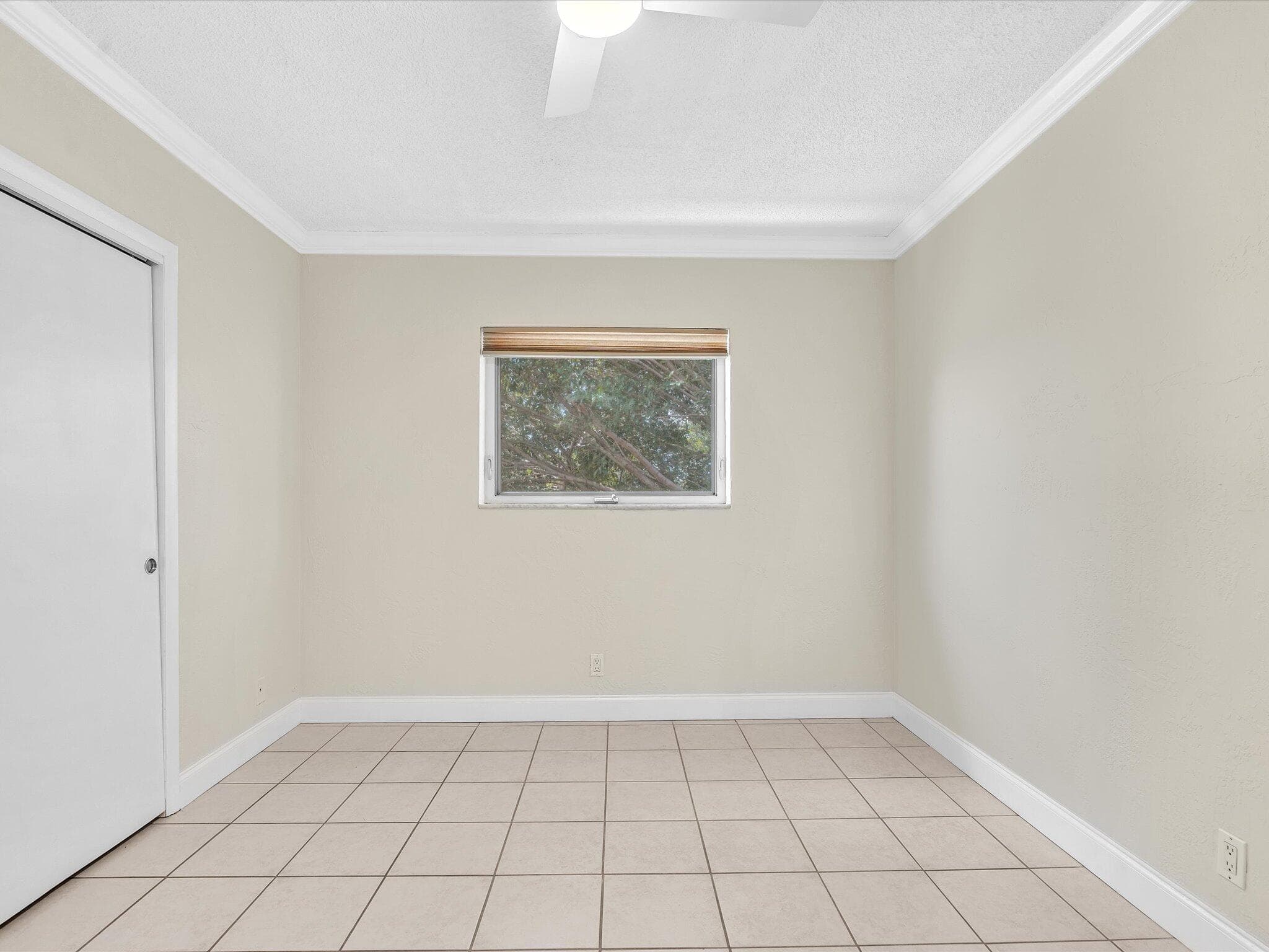 3421 NE 15th Avenue 8, Oakland Park, FL 33334 — photo 27 of 57