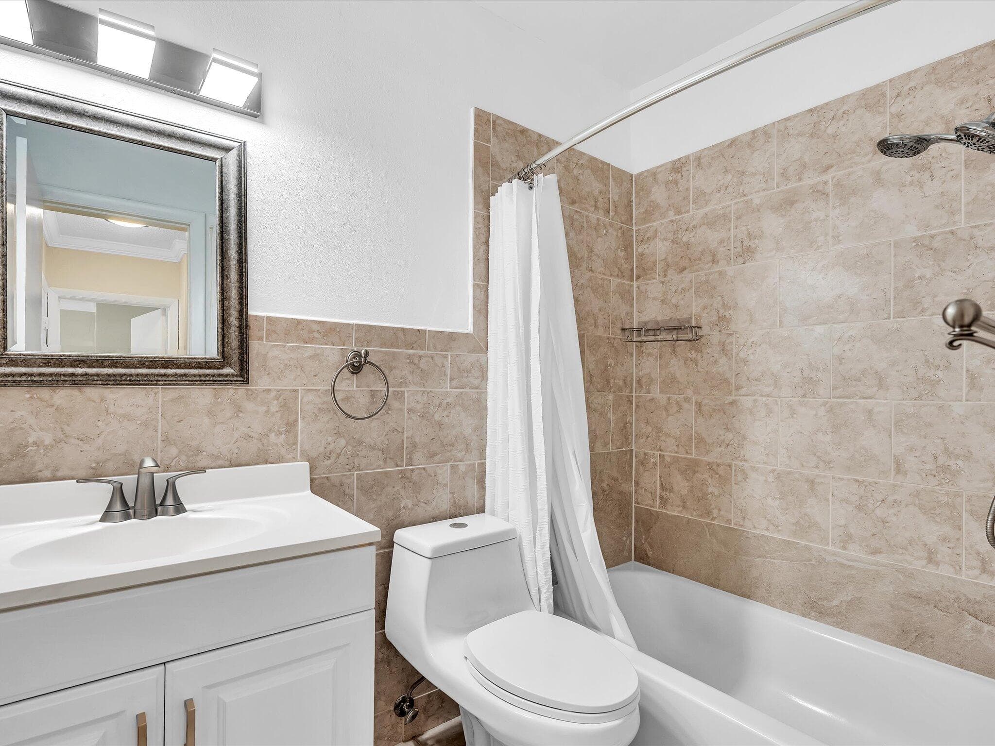 3421 NE 15th Avenue 8, Oakland Park, FL 33334 — photo 30 of 57