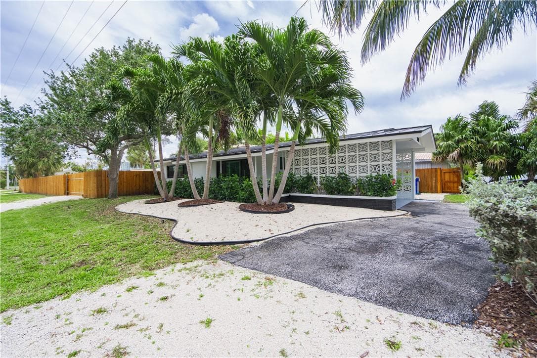 240 NE 25th Avenue, Pompano Beach, FL 33062 — photo 2 of 22
