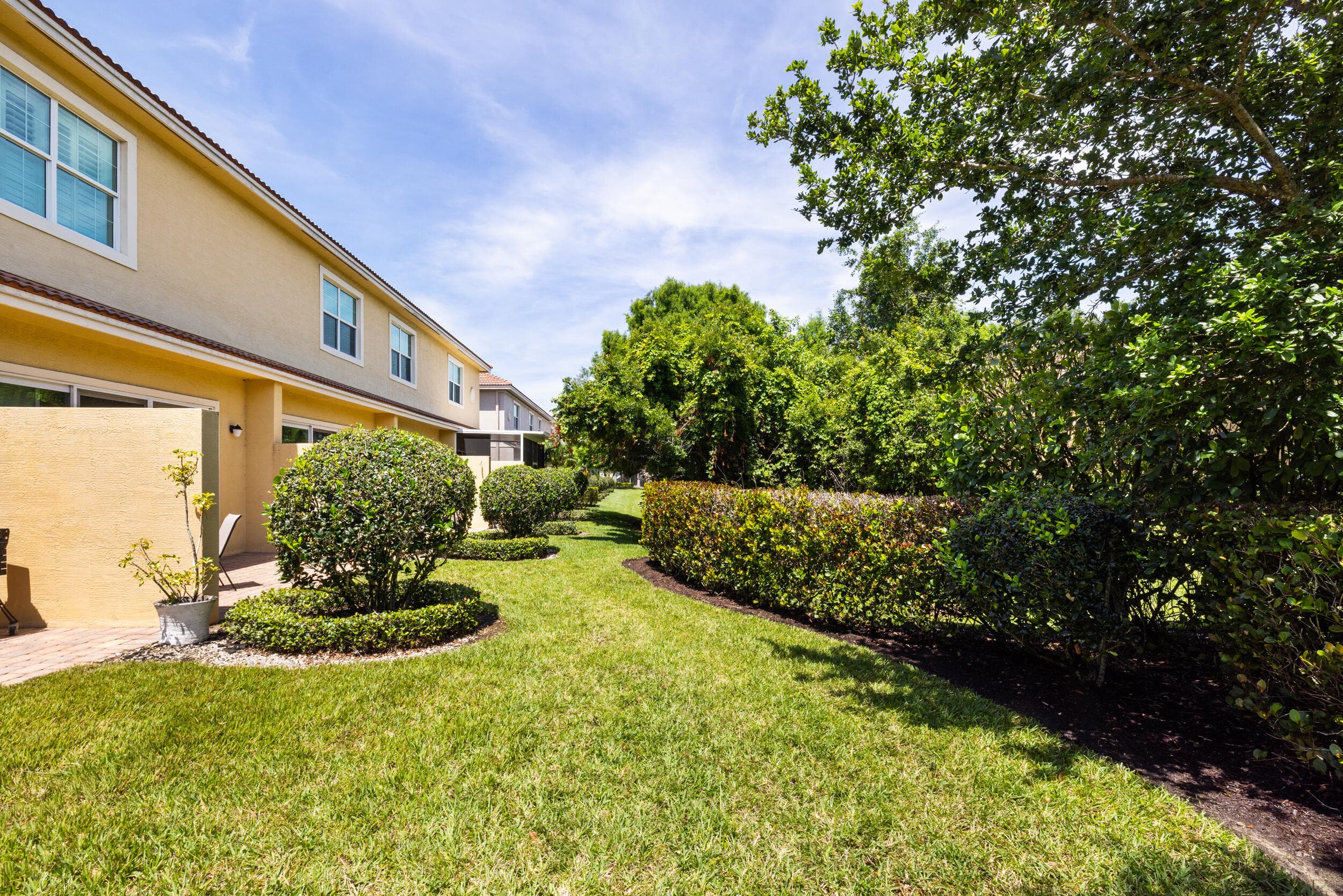 680 SW Glen Crest Way, Stuart, FL 34997 — photo 15 of 36