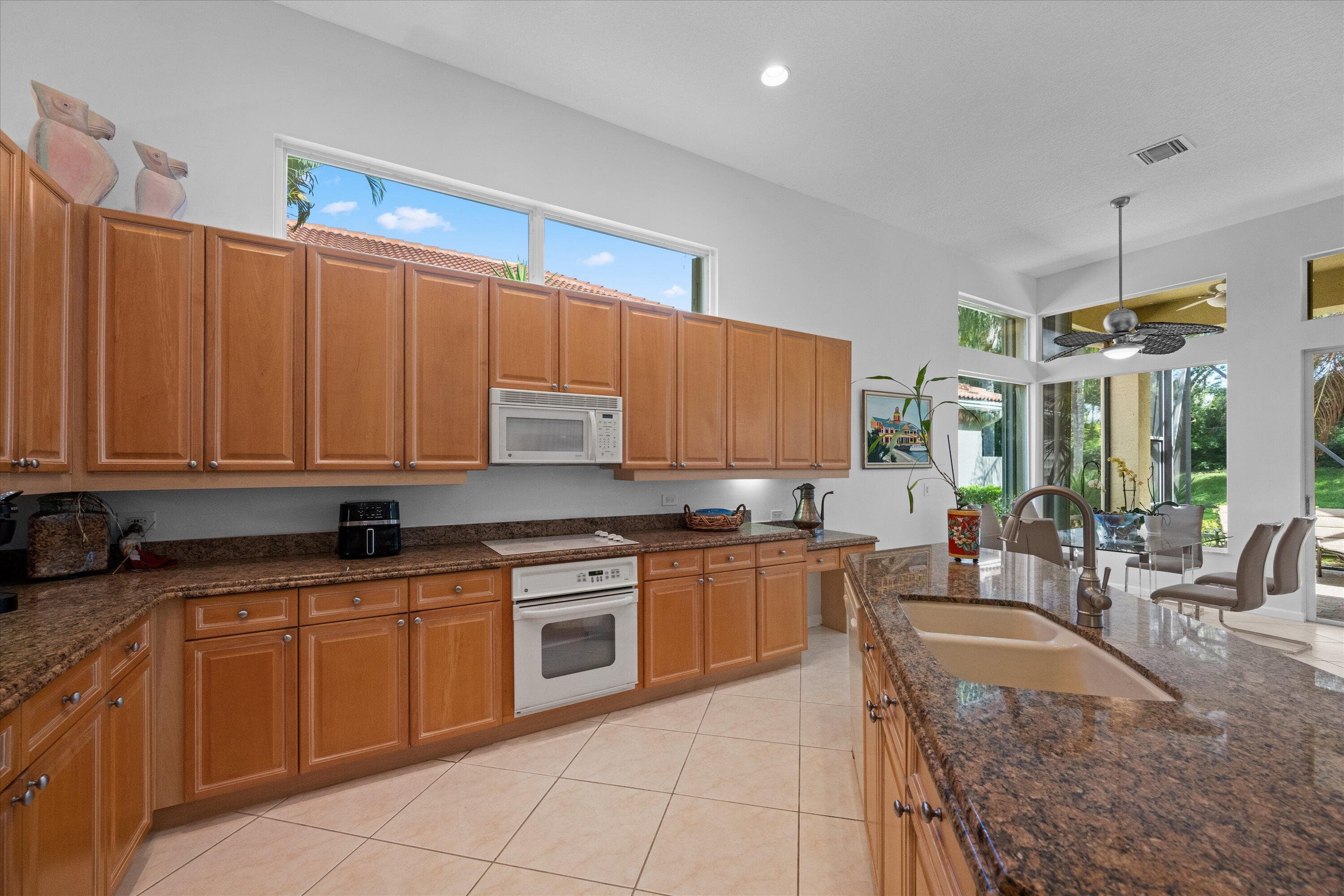 10689 Northgreen Drive, Lake Worth, FL 33449 — photo 6 of 47