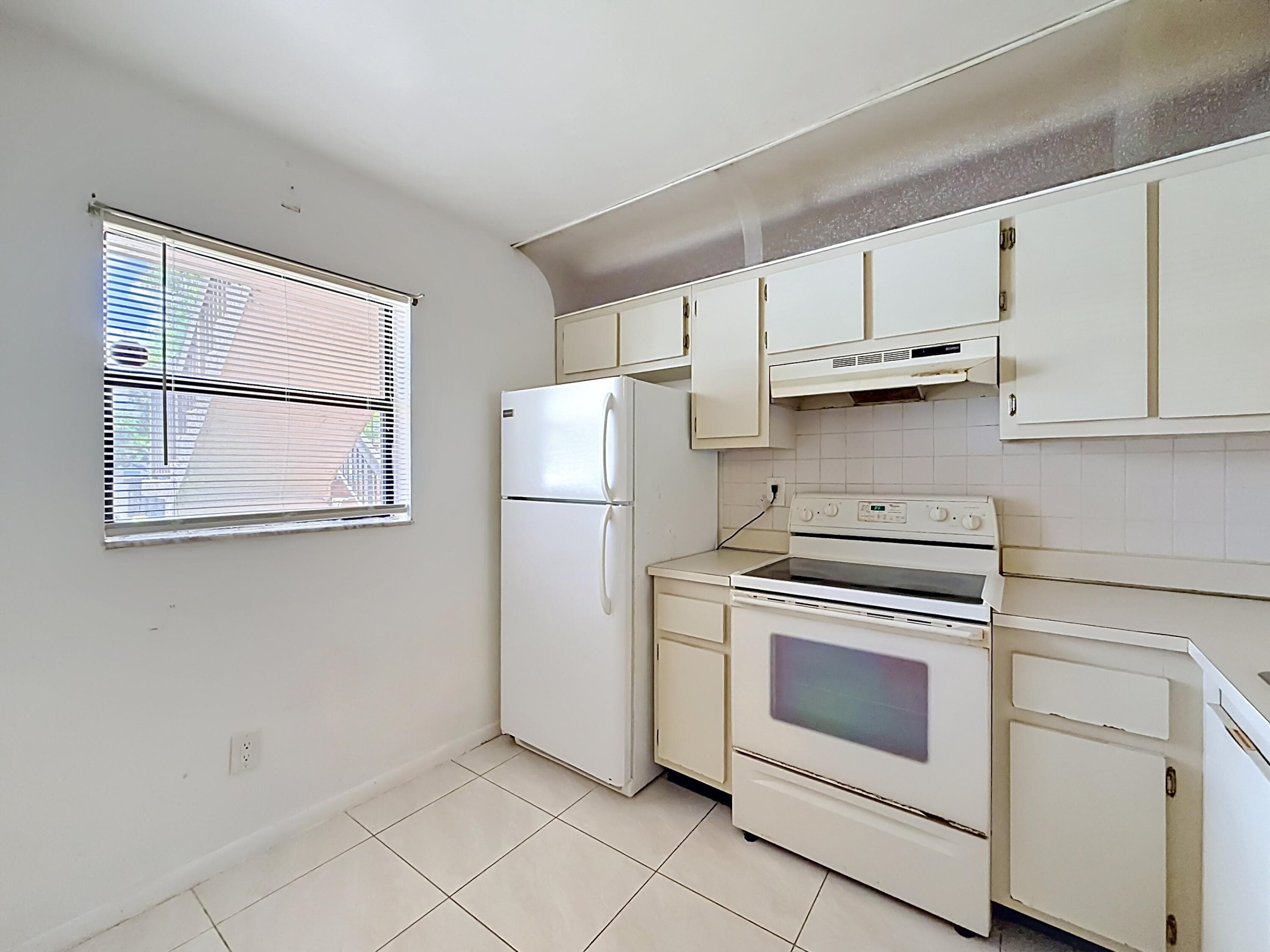 1065 NW 106th Terrace 102, Pembroke Pines, FL 33026 — photo 11 of 58