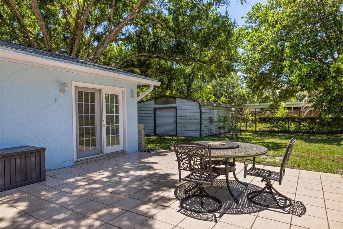 1735 40th Avenue, Vero Beach, FL 32960 — photo 24 of 34