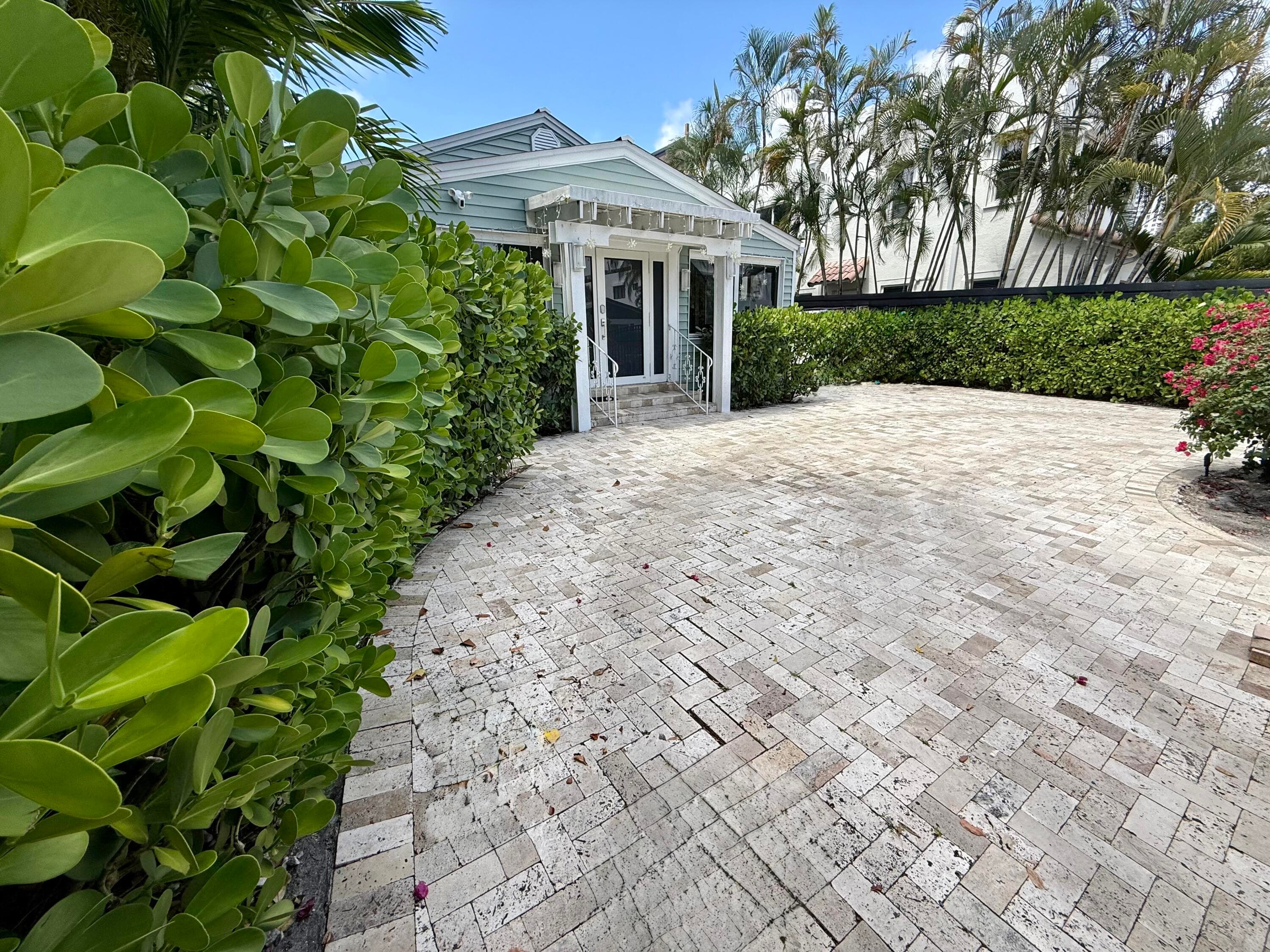 1216 SE 1st Street, Fort Lauderdale, FL 33301 — photo 3 of 53