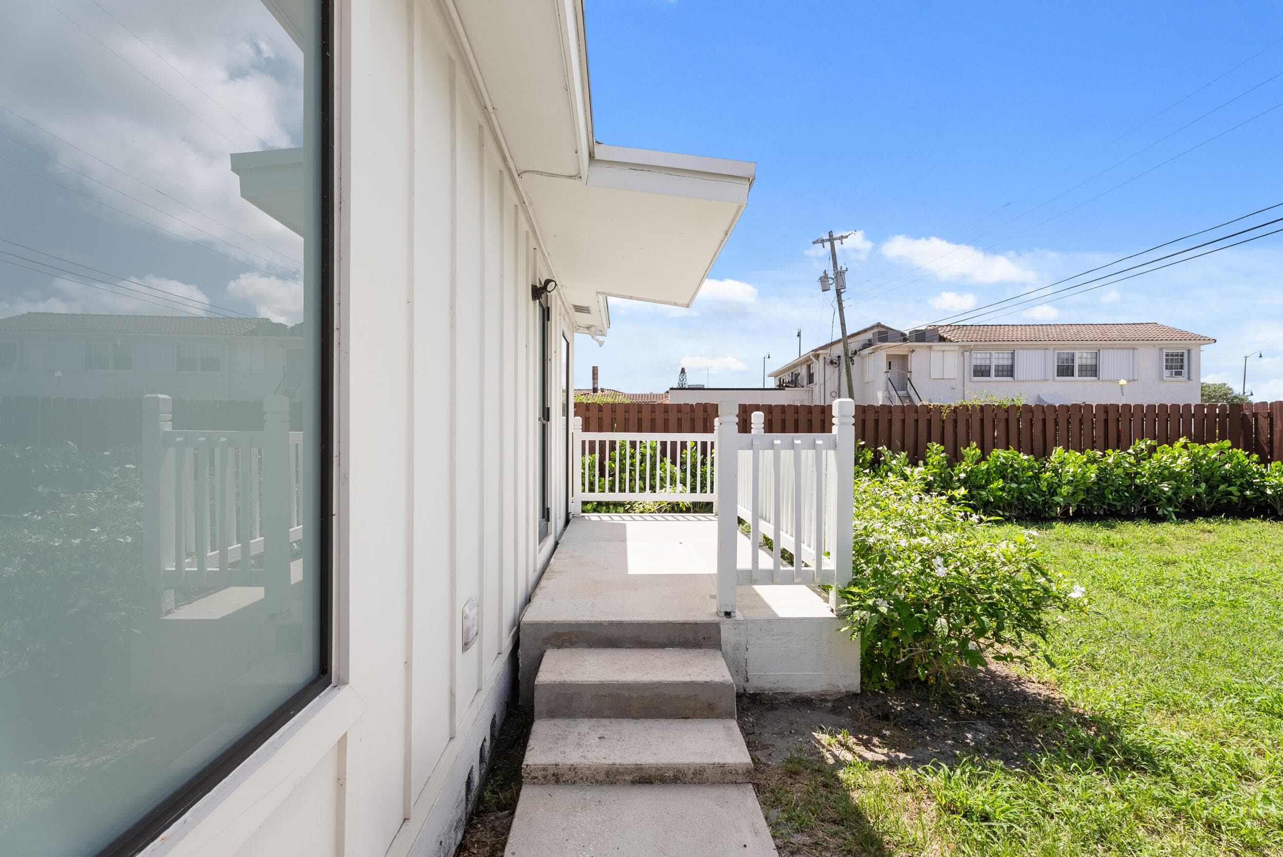 517 55th Street, West Palm Beach, FL 33407 — photo 10 of 40