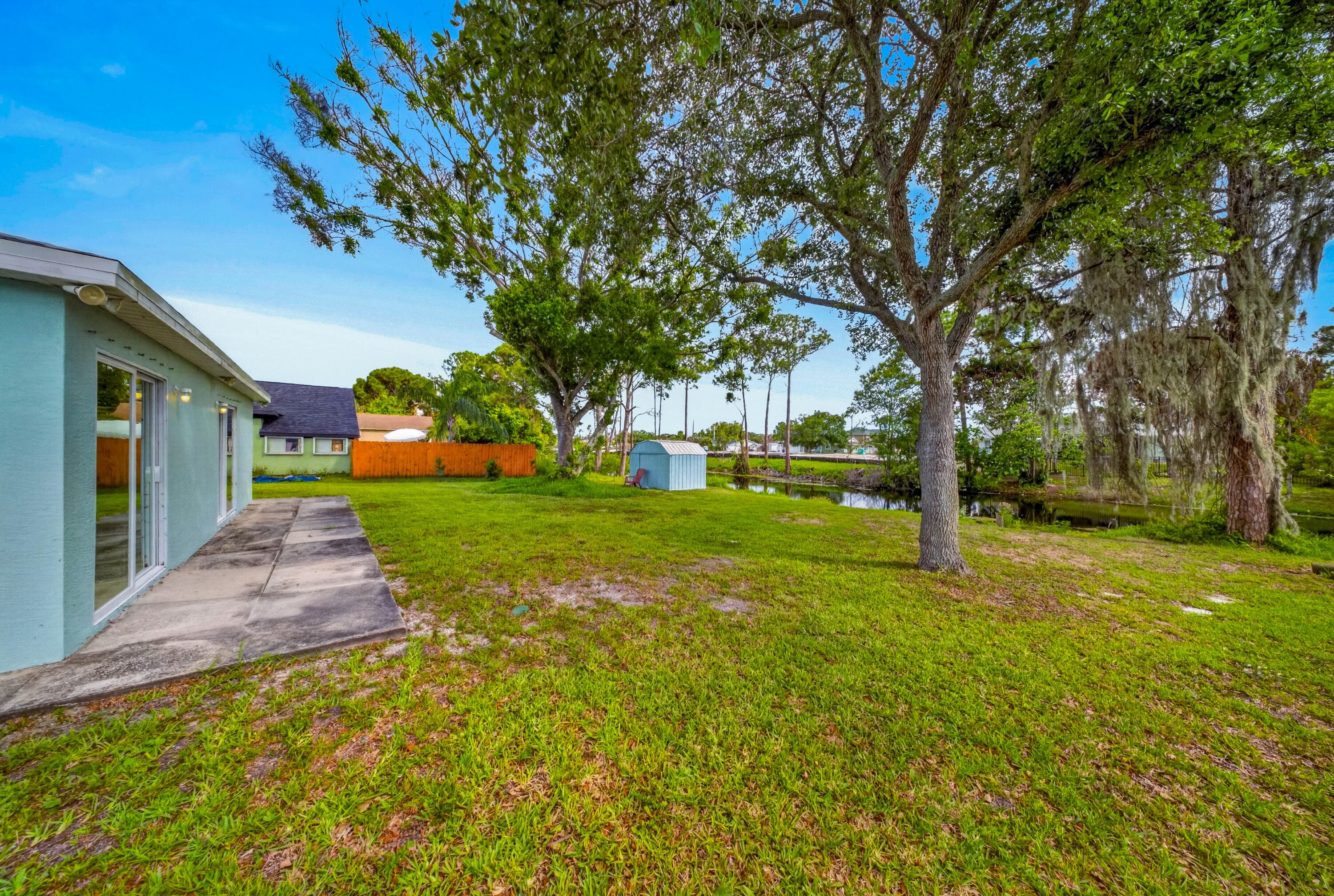 662 SE Essex Drive, Port St. Lucie, FL 34984 — photo 33 of 44