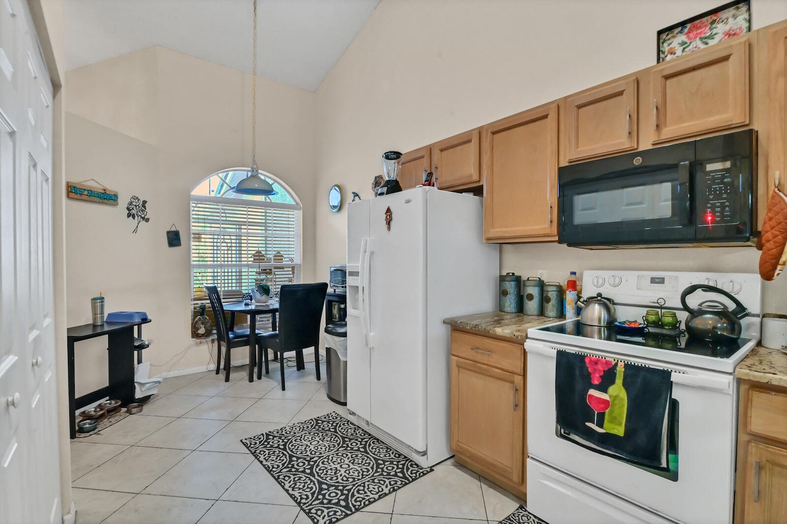 8072 Key West Lane, Boynton Beach, FL 33472 — photo 4 of 22