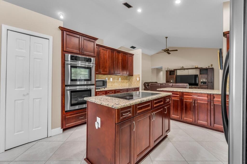 895 NW 110th Lane, Coral Springs, FL 33071 — photo 13 of 37