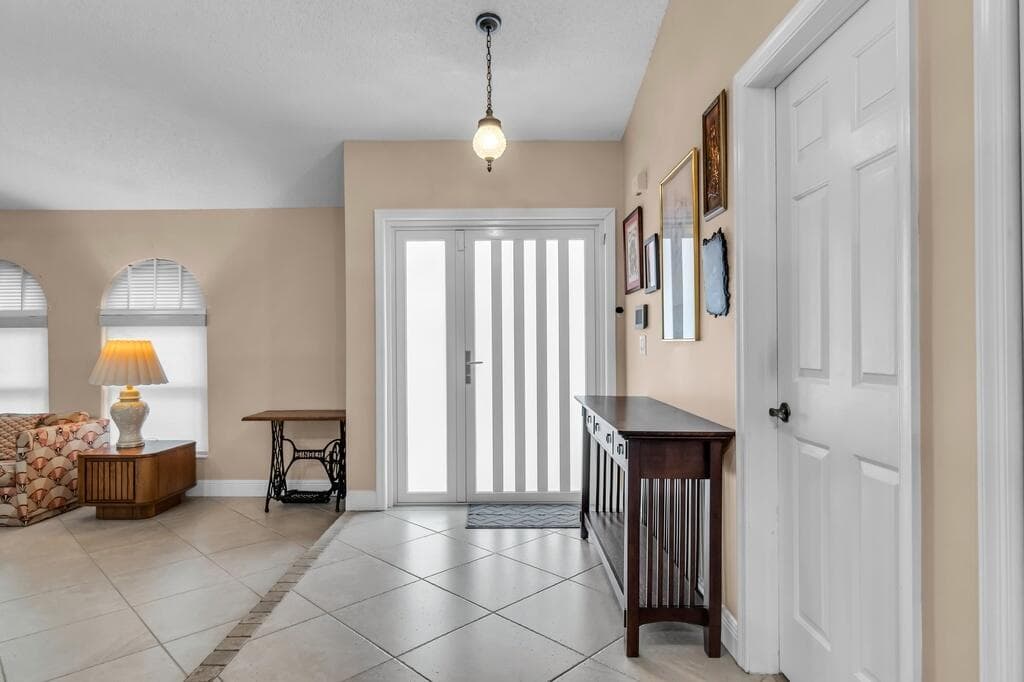 895 NW 110th Lane, Coral Springs, FL 33071 — photo 9 of 37