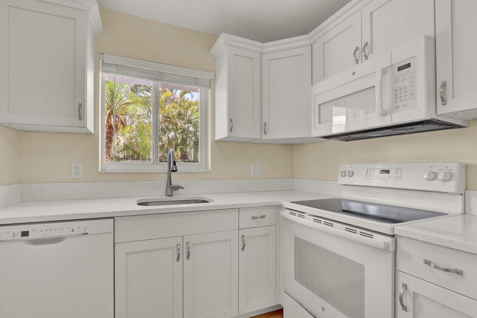 9 Westwood Avenue 102b, Tequesta, FL 33469 — photo 23 of 57