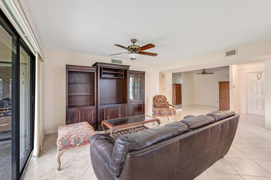 10851 Palm Lake Avenue 101, Boynton Beach, FL 33437 — photo 10 of 40